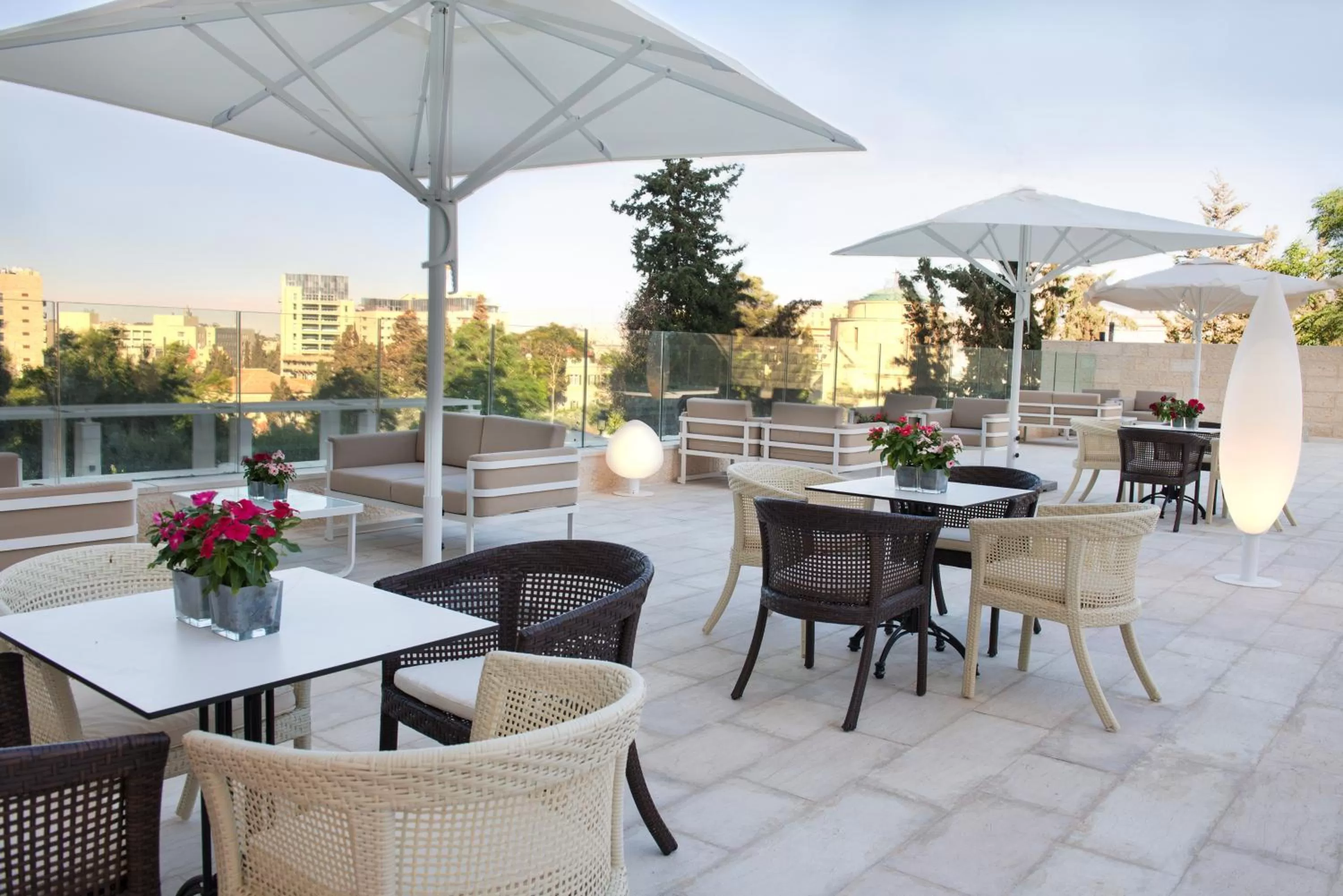 Restaurant/places to eat in Leonardo Plaza Hotel Jerusalem