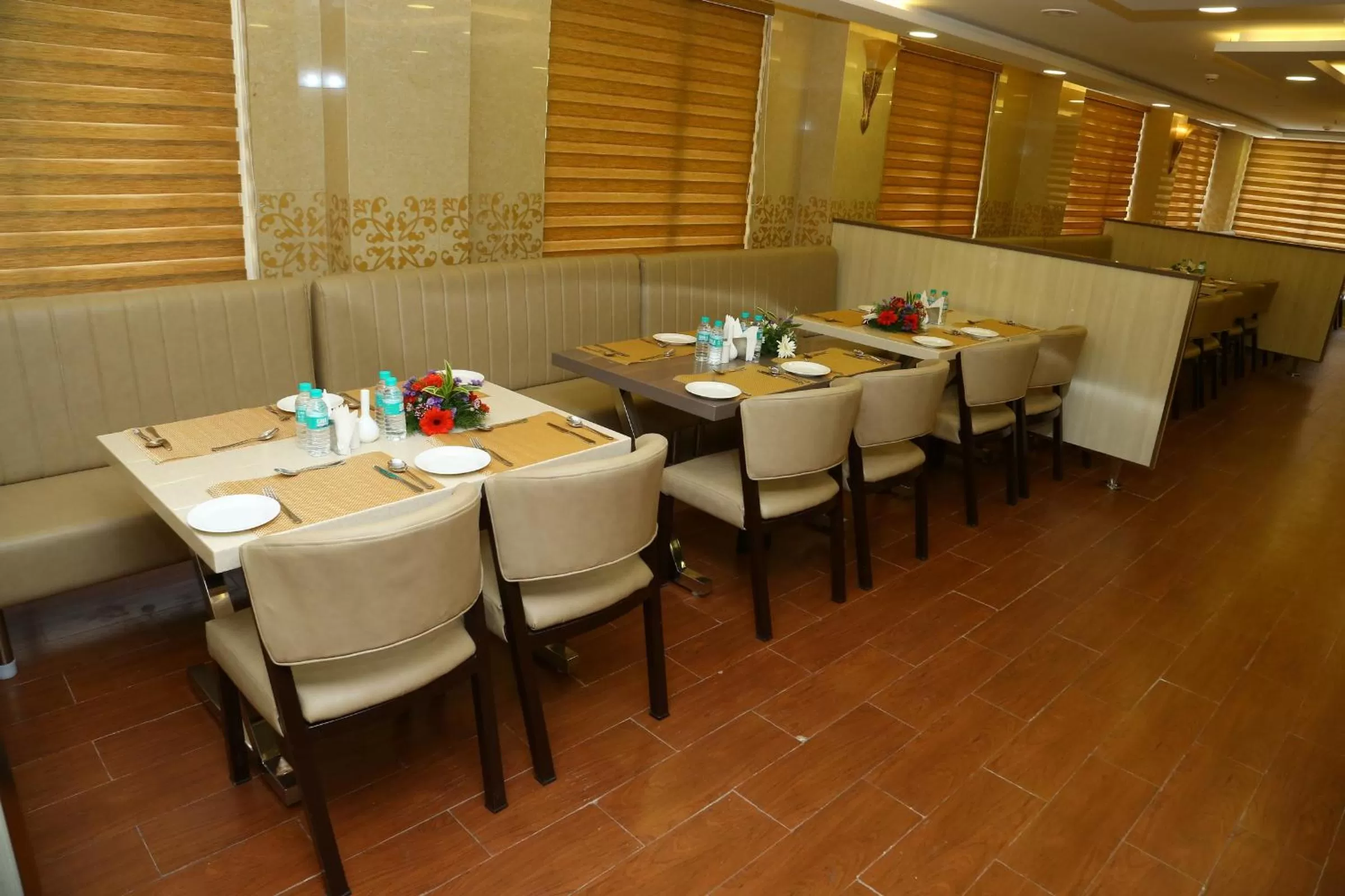 Dining area in Raaj Bhaavan Clarks Inn Chennai