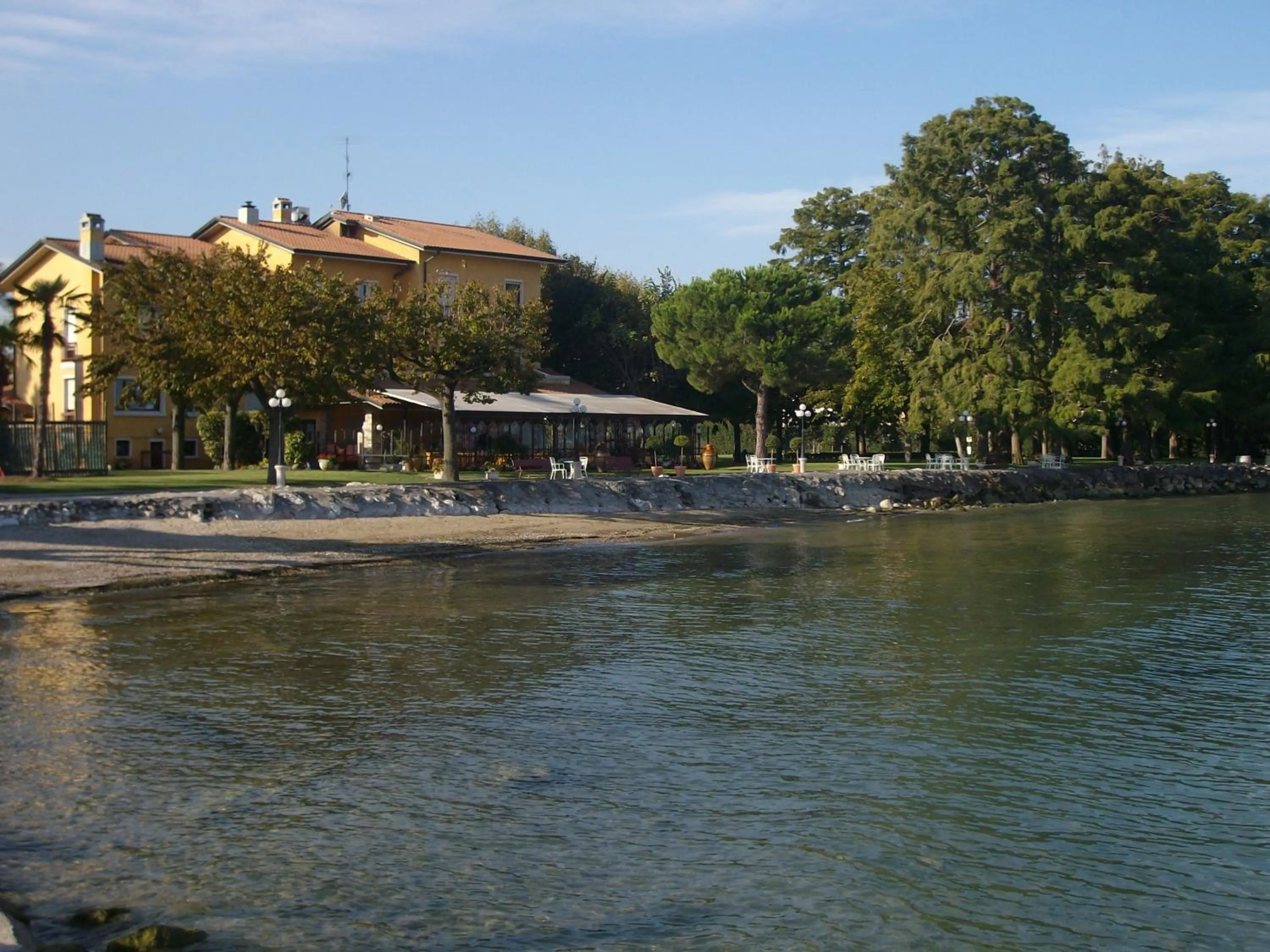 Neighbourhood in Hotel Lugana Parco Al Lago