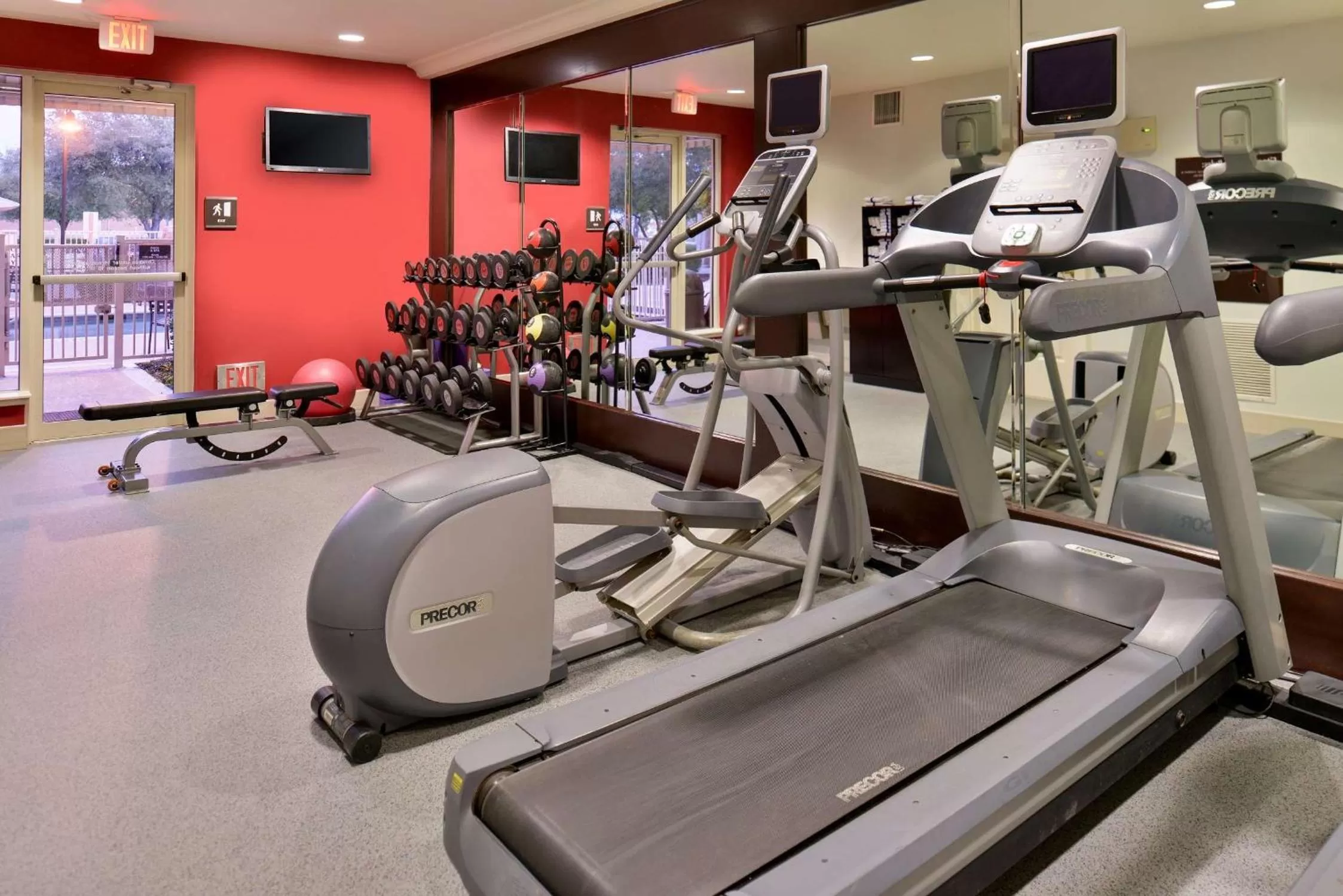 Fitness centre/facilities in Hilton Garden Inn Addison