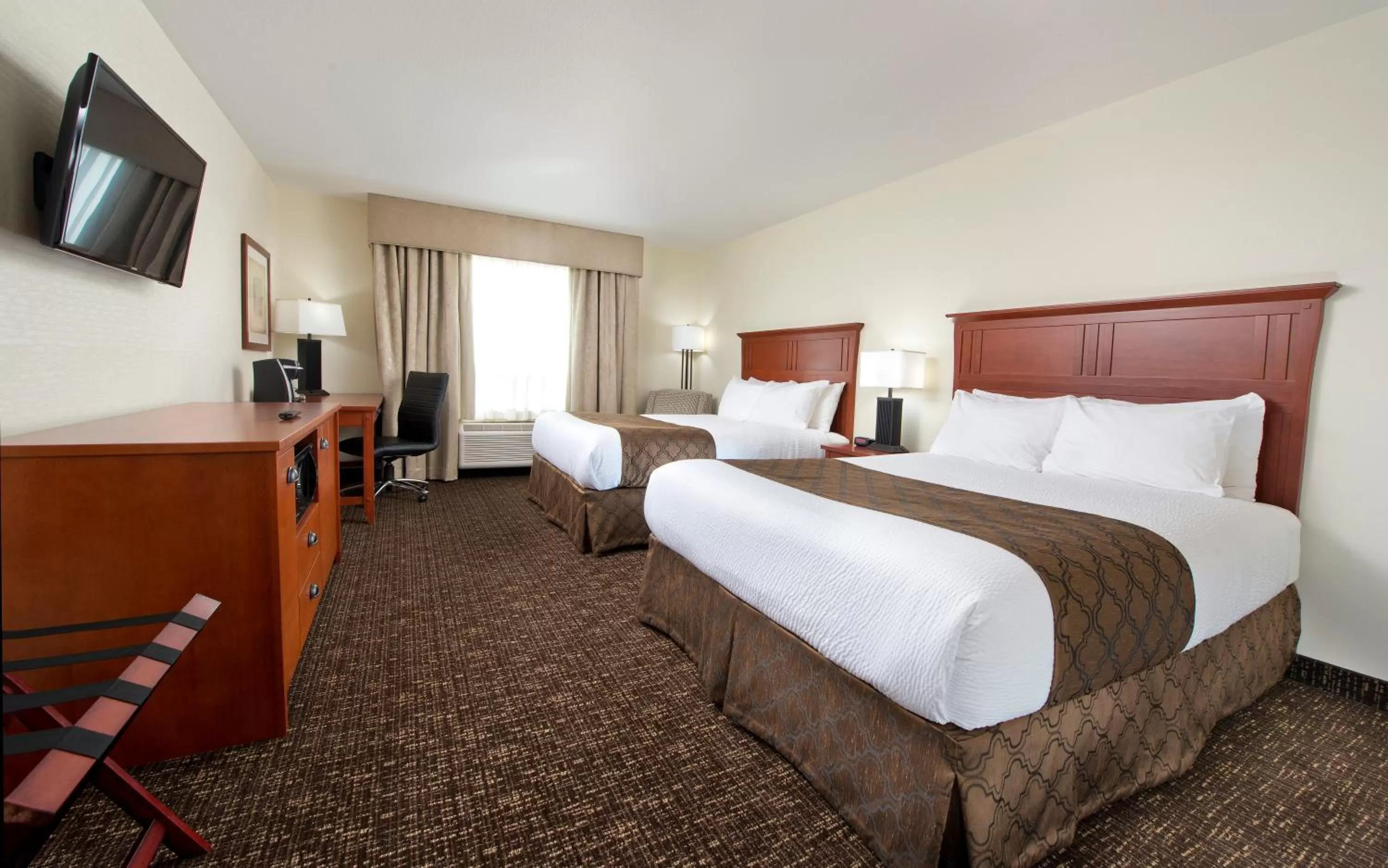 Bedroom in Gold Eagle Lodge