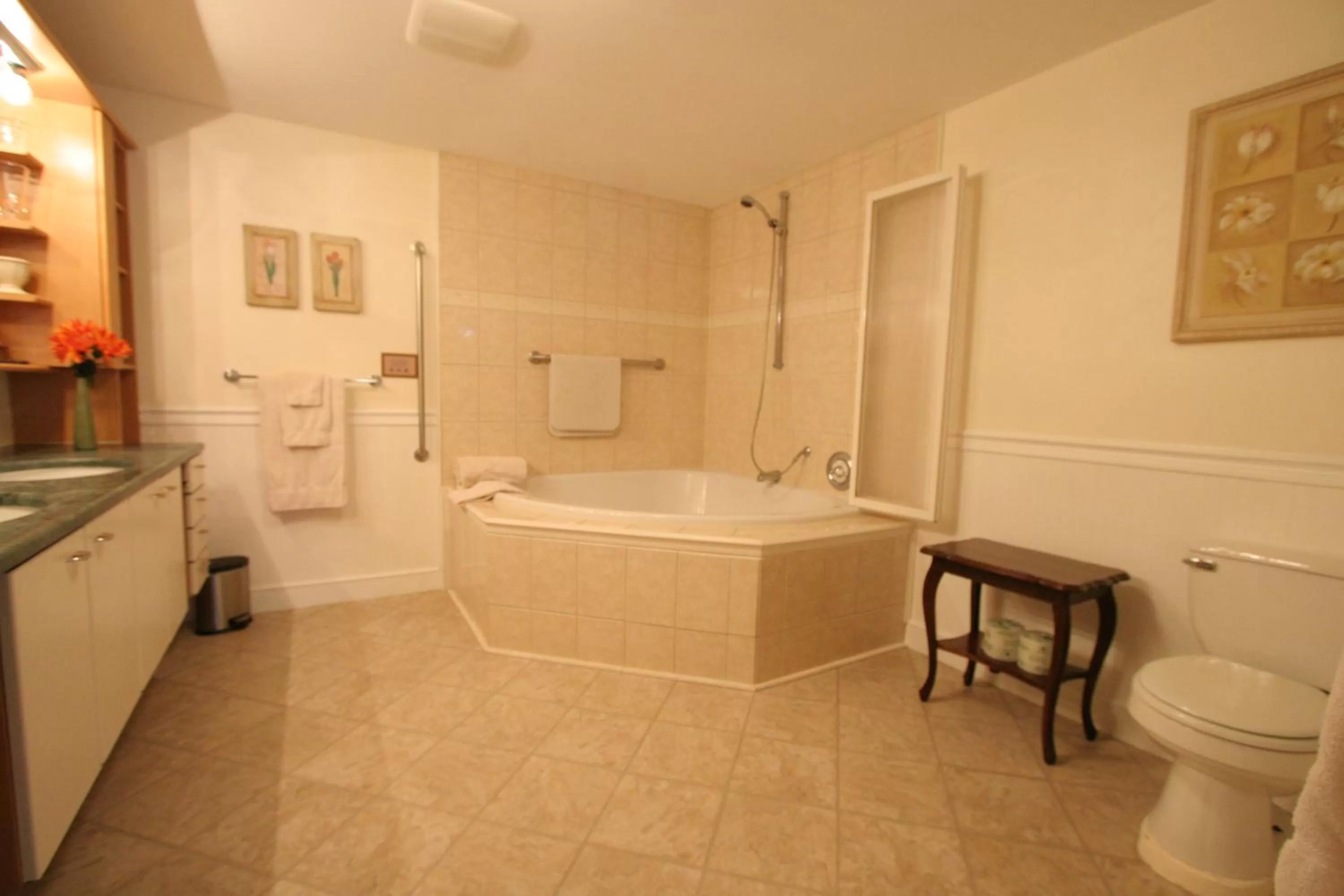 Deluxe King Room in Old Saco Inn