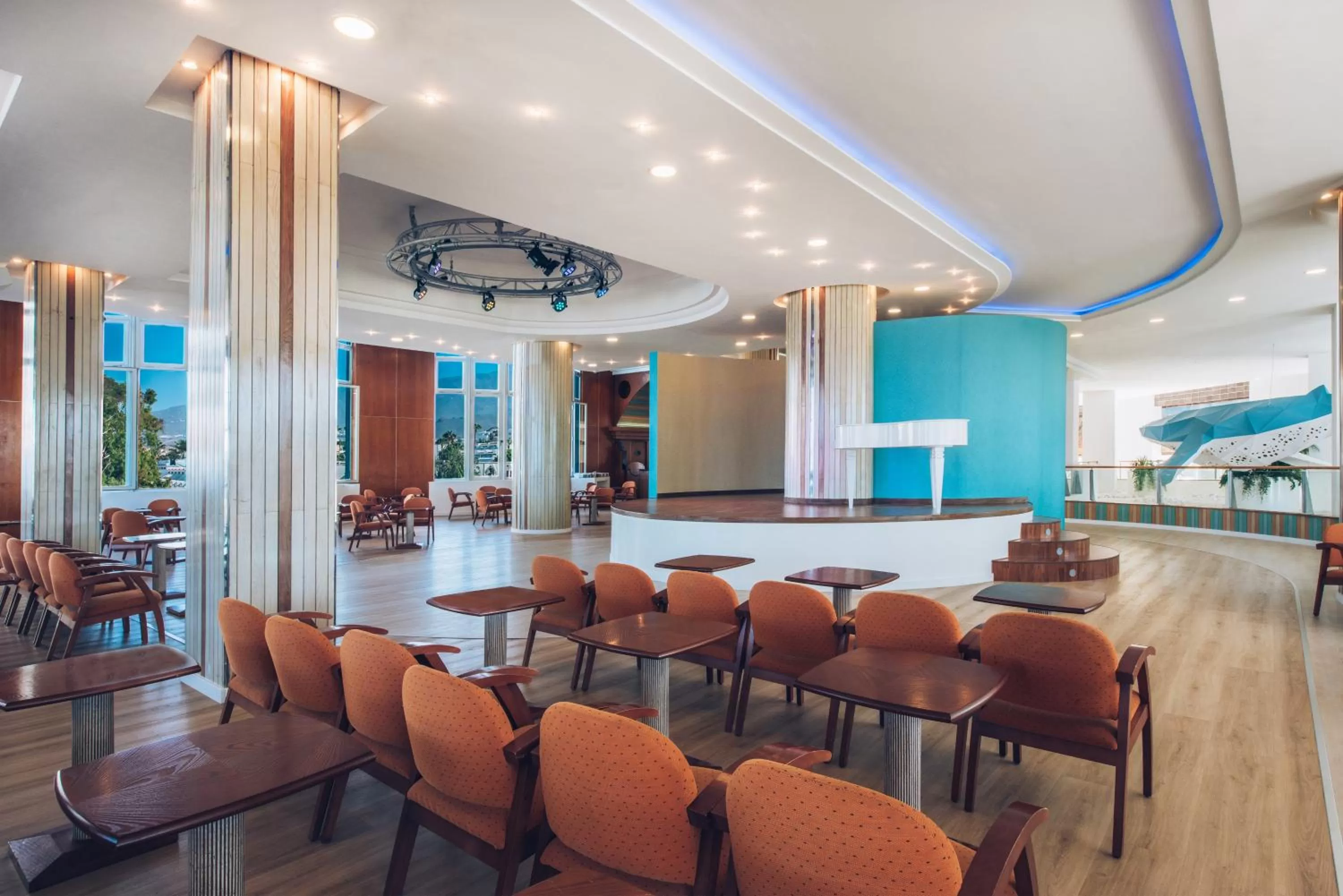 Lounge or bar in Iberostar Waves Bouganville Playa