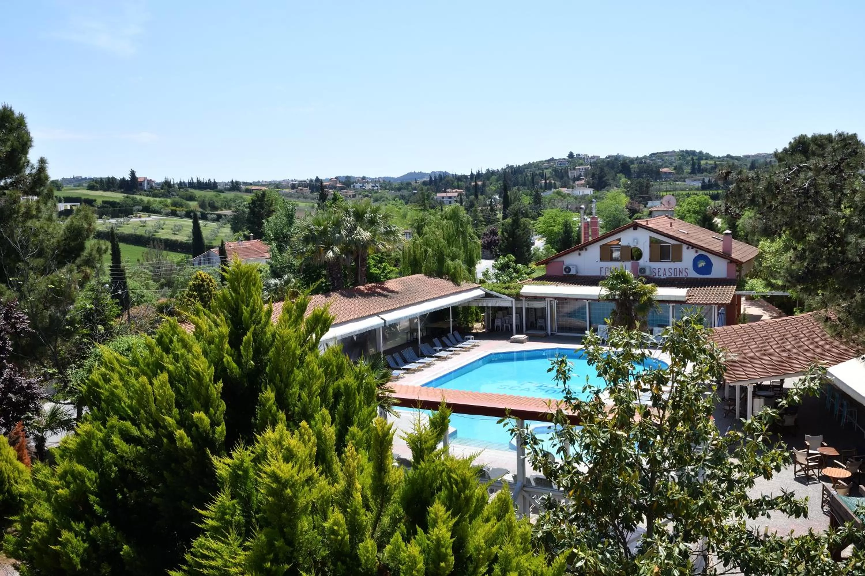 Pool view in Four Seasons Hotel