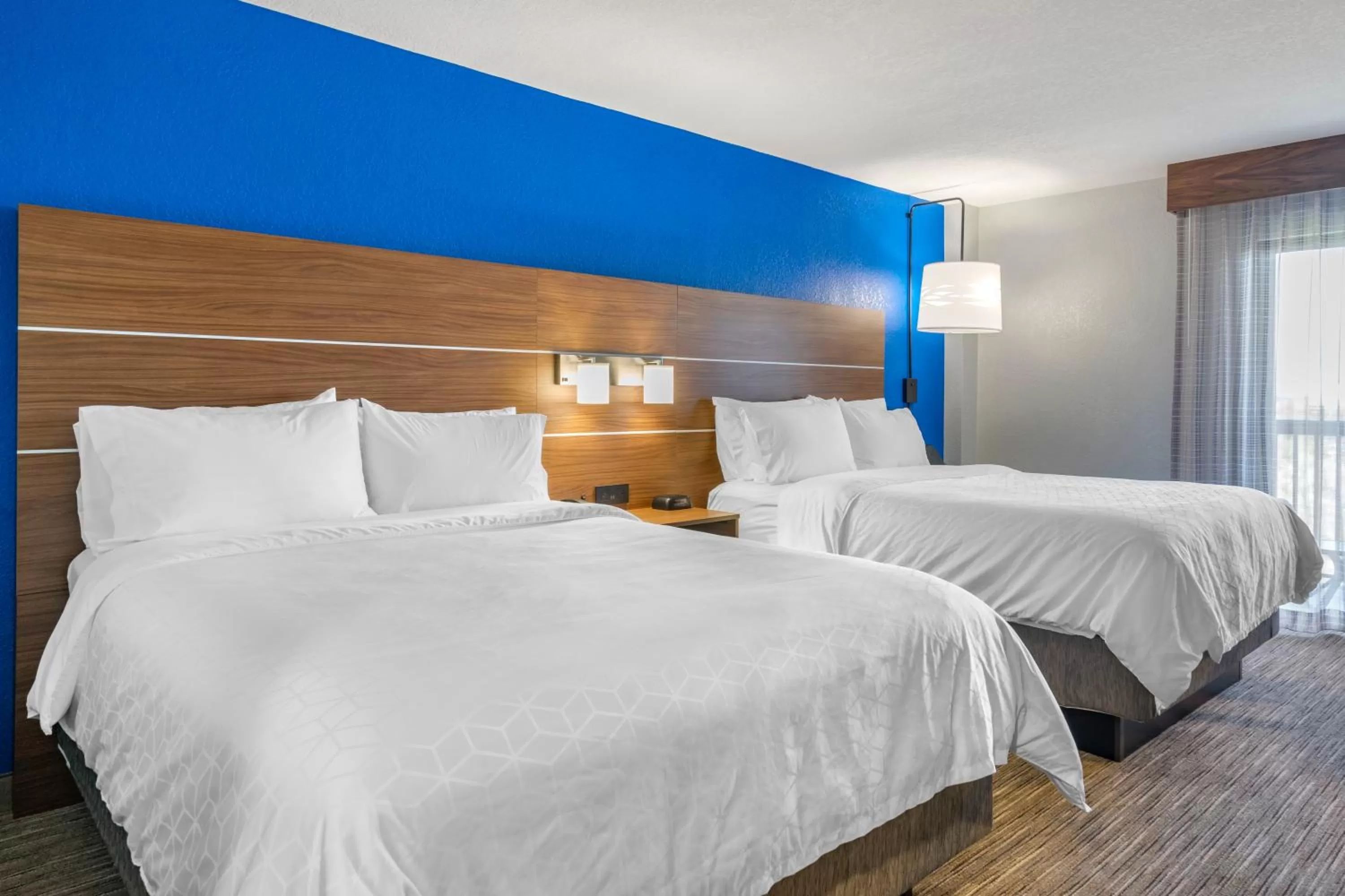 Bed in Holiday Inn Express Cape Coral-Fort Myers Area by IHG