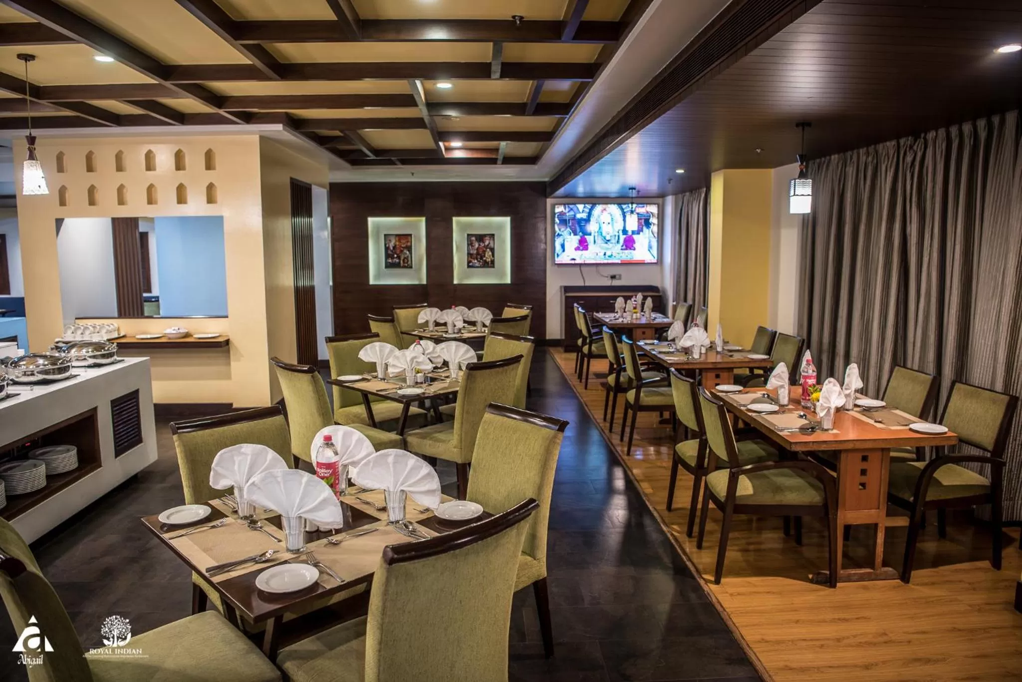 Restaurant/places to eat in Hotel Abigail Goradia's