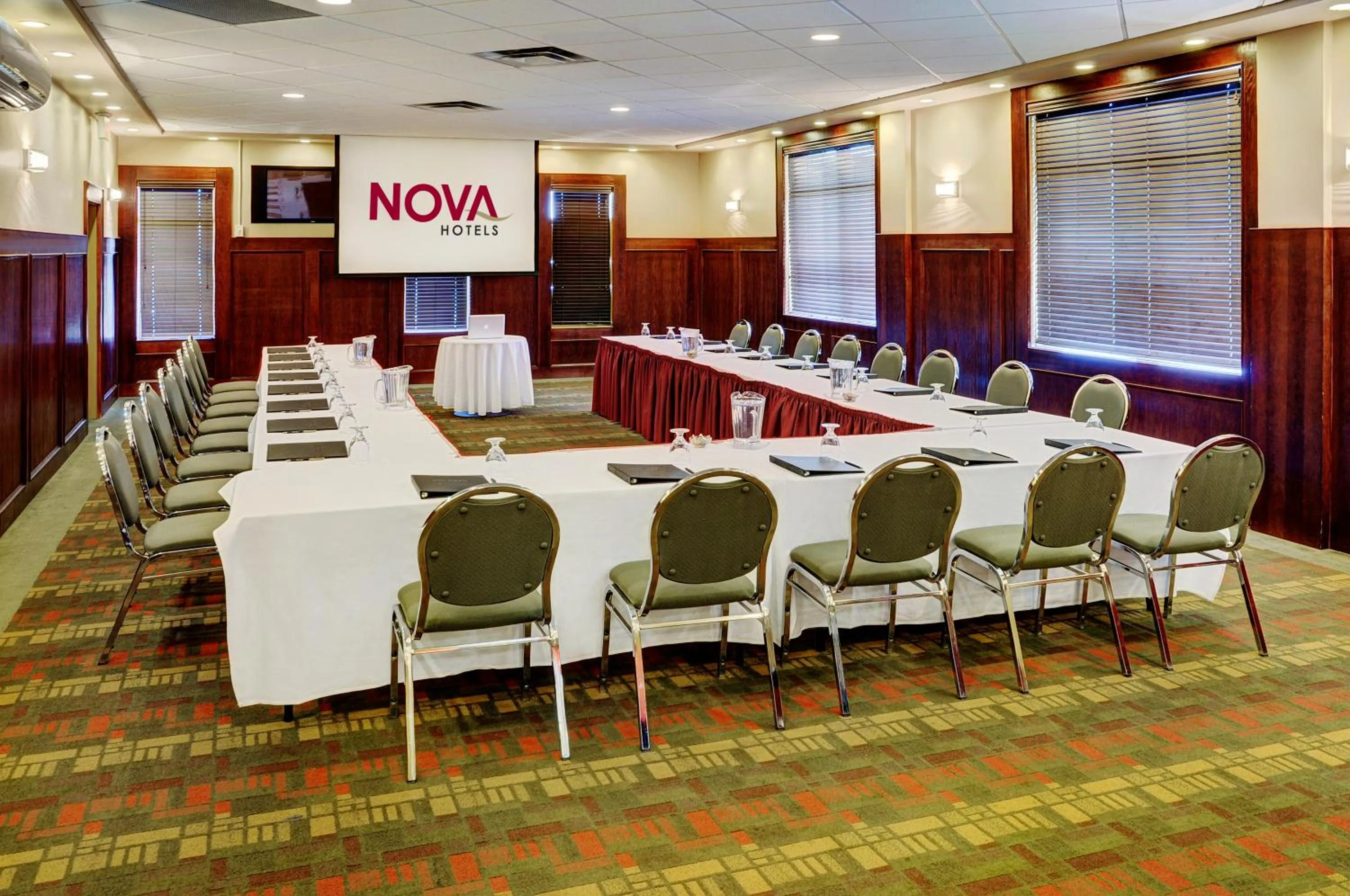 Business facilities in Chateau Nova Kingsway