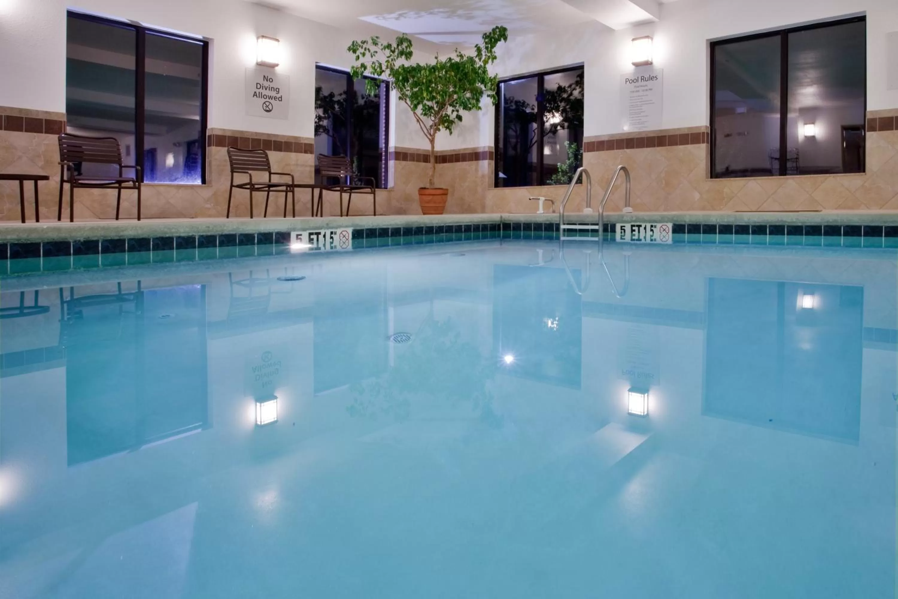 Swimming pool in Holiday Inn Express & Suites Exmore - Eastern Shore by IHG