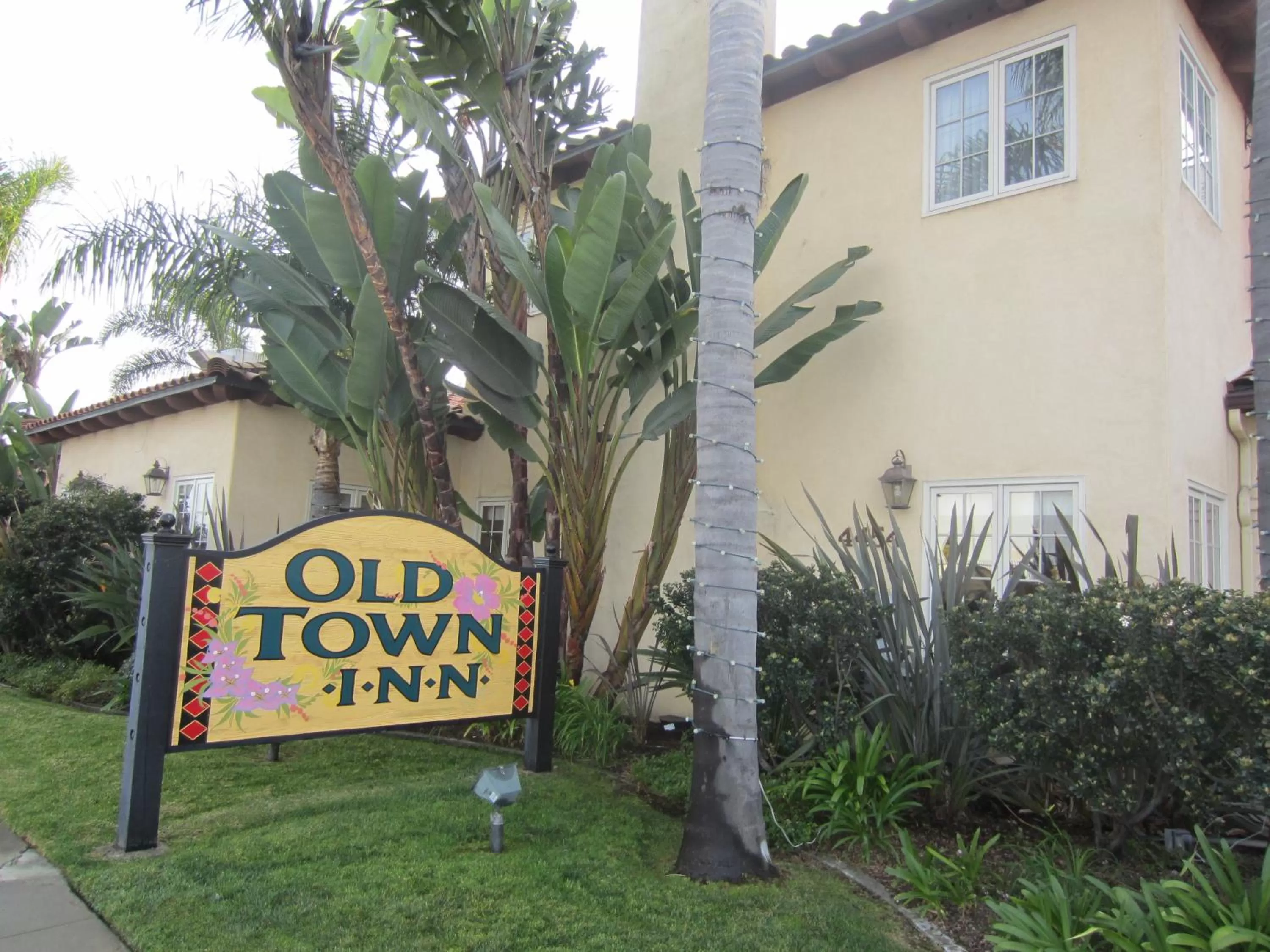 Facade/entrance in Old Town Inn