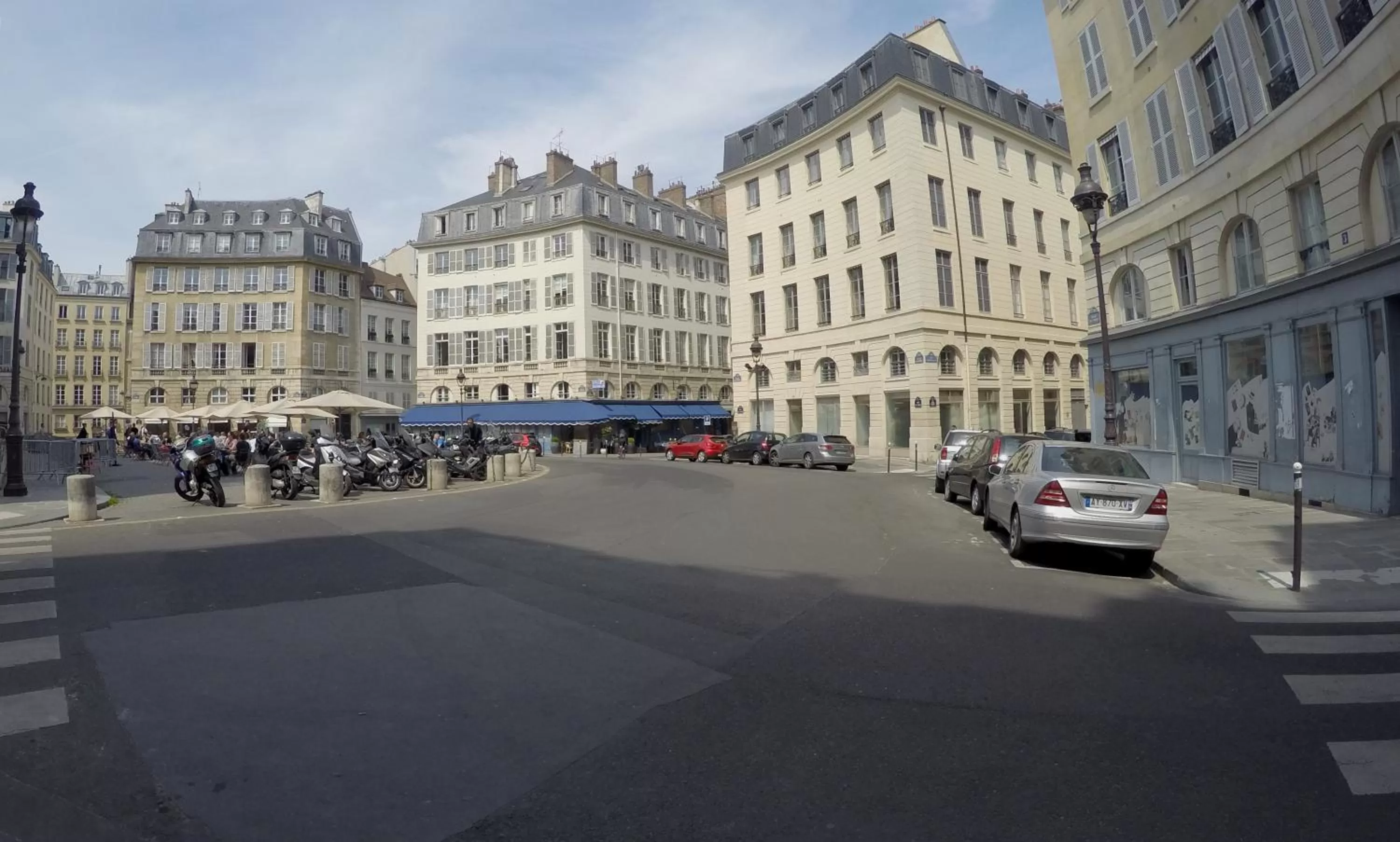 Day in Le Relais Médicis