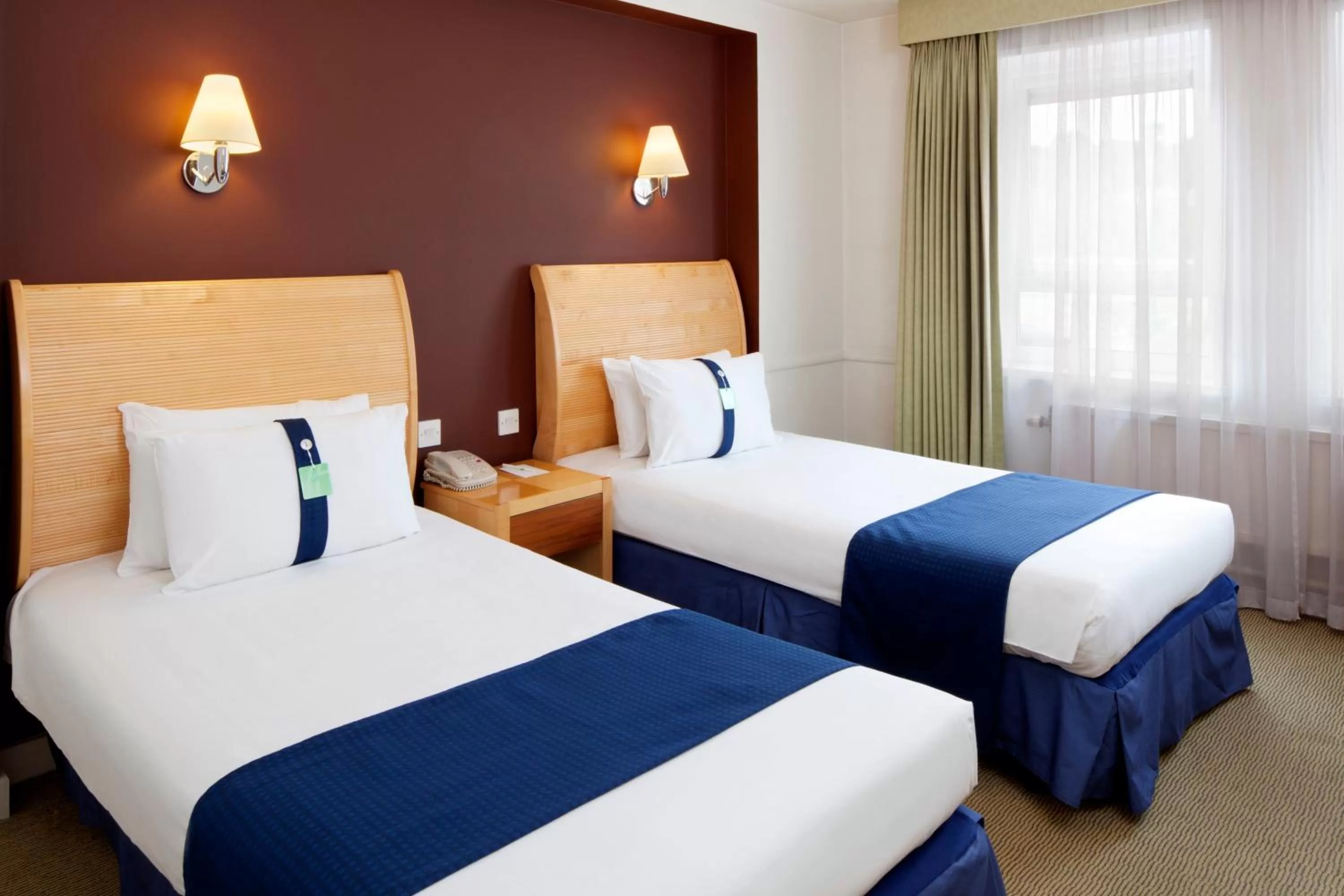 Photo of the whole room, Bed in Holiday Inn Maidstone-Sevenoaks by IHG