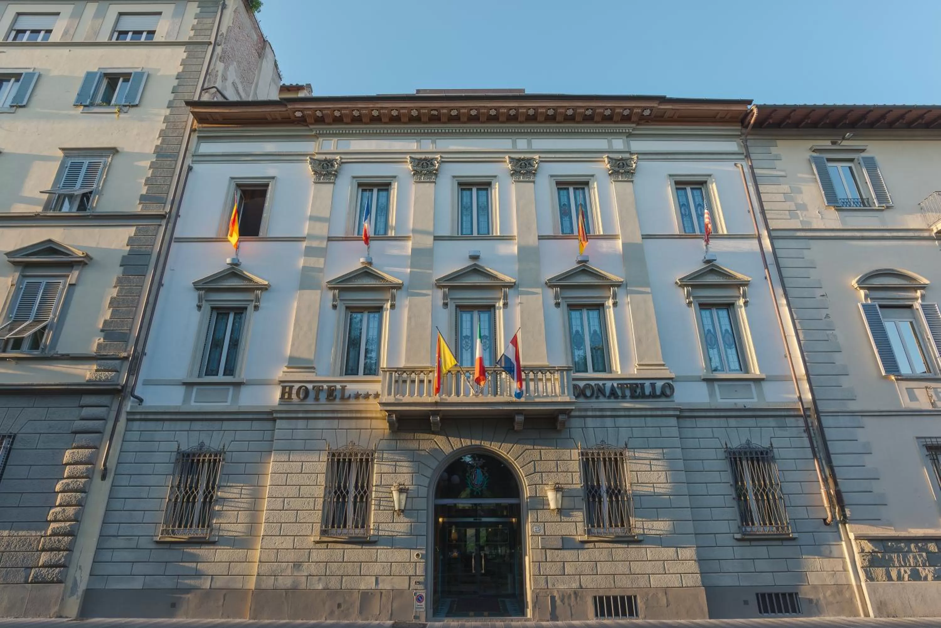Facade/entrance in Hotel Donatello