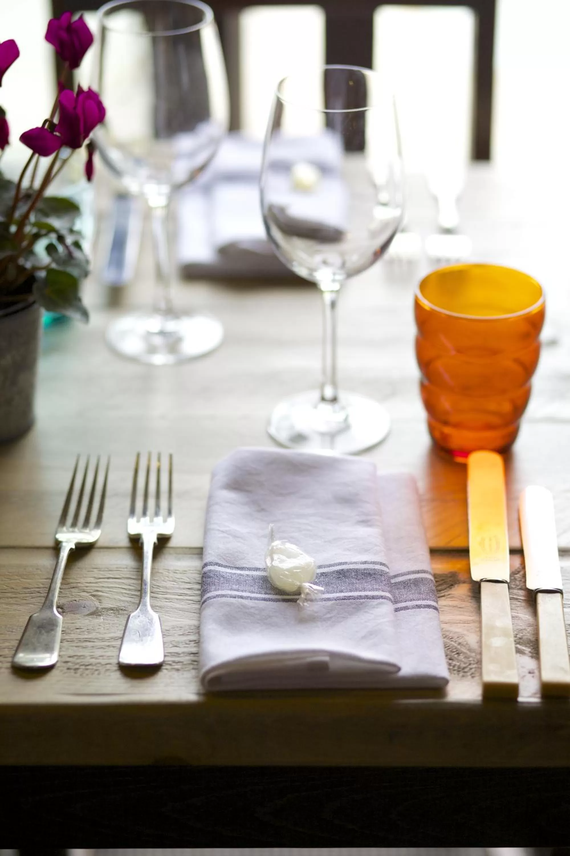 Restaurant/places to eat in Pear Tree Inn Whitley