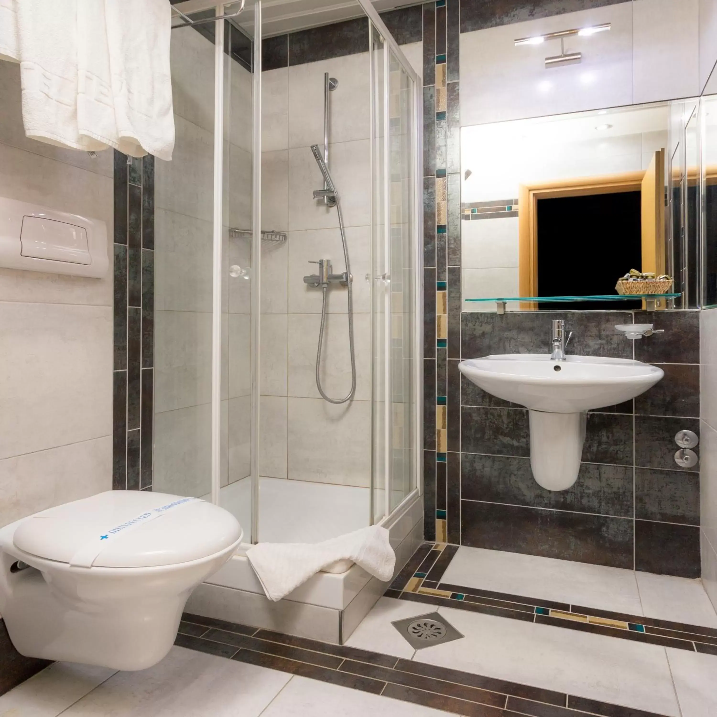 Triple Room in Hotel Lirak Triple Room in Hotel Lirak