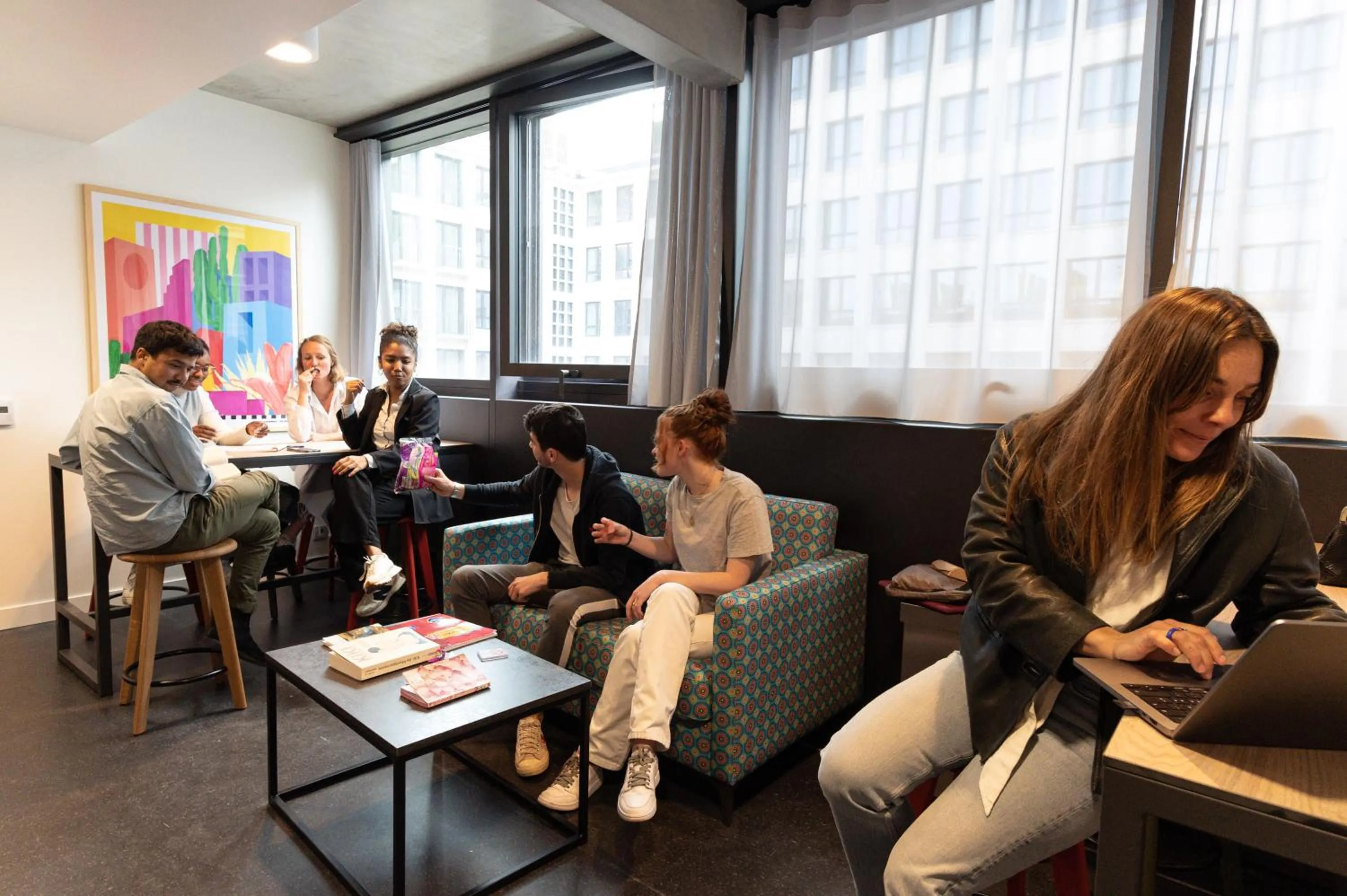 Communal lounge/ TV room in The People - Paris Marais