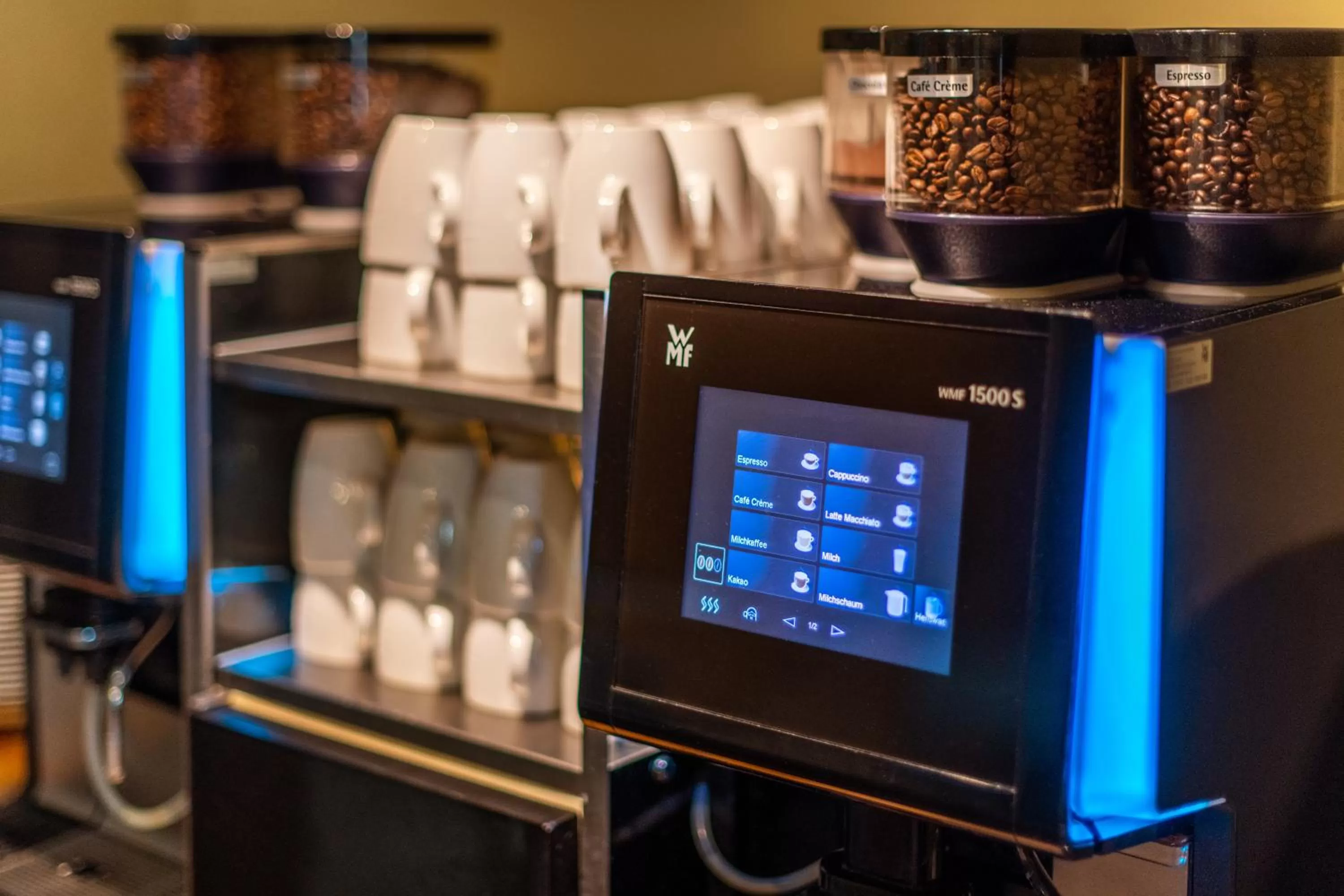 Buffet breakfast in Diehls Hotel