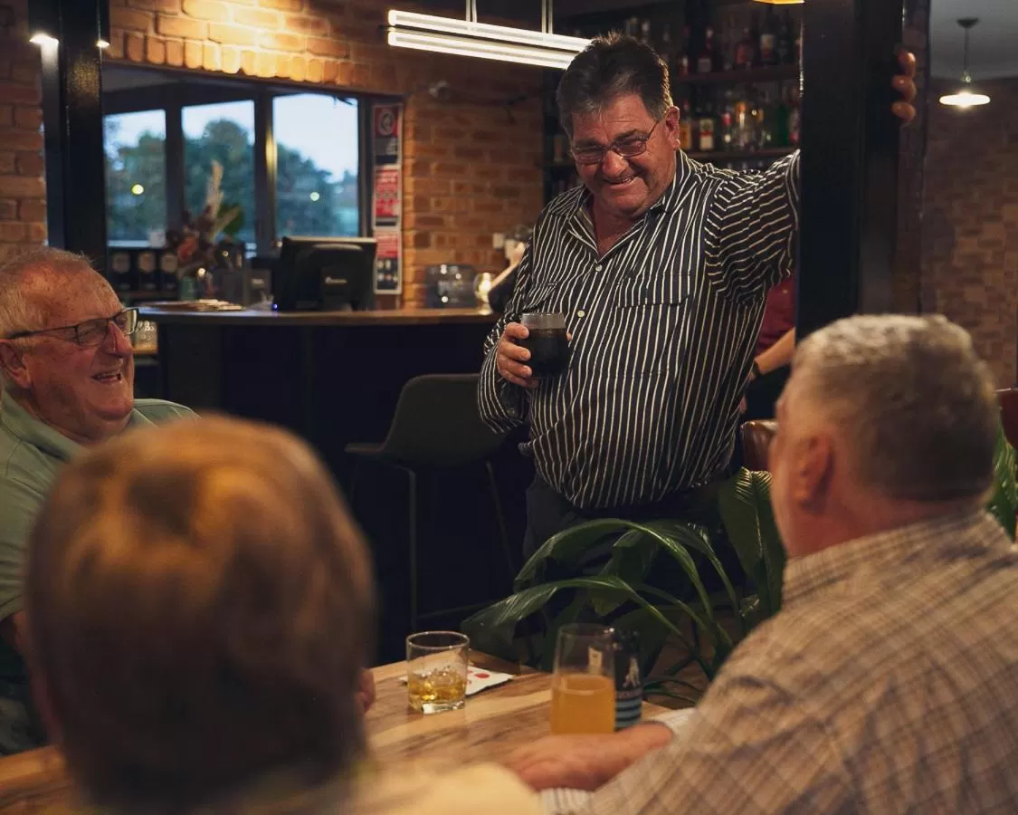 Restaurant/places to eat in The Crossing Motel