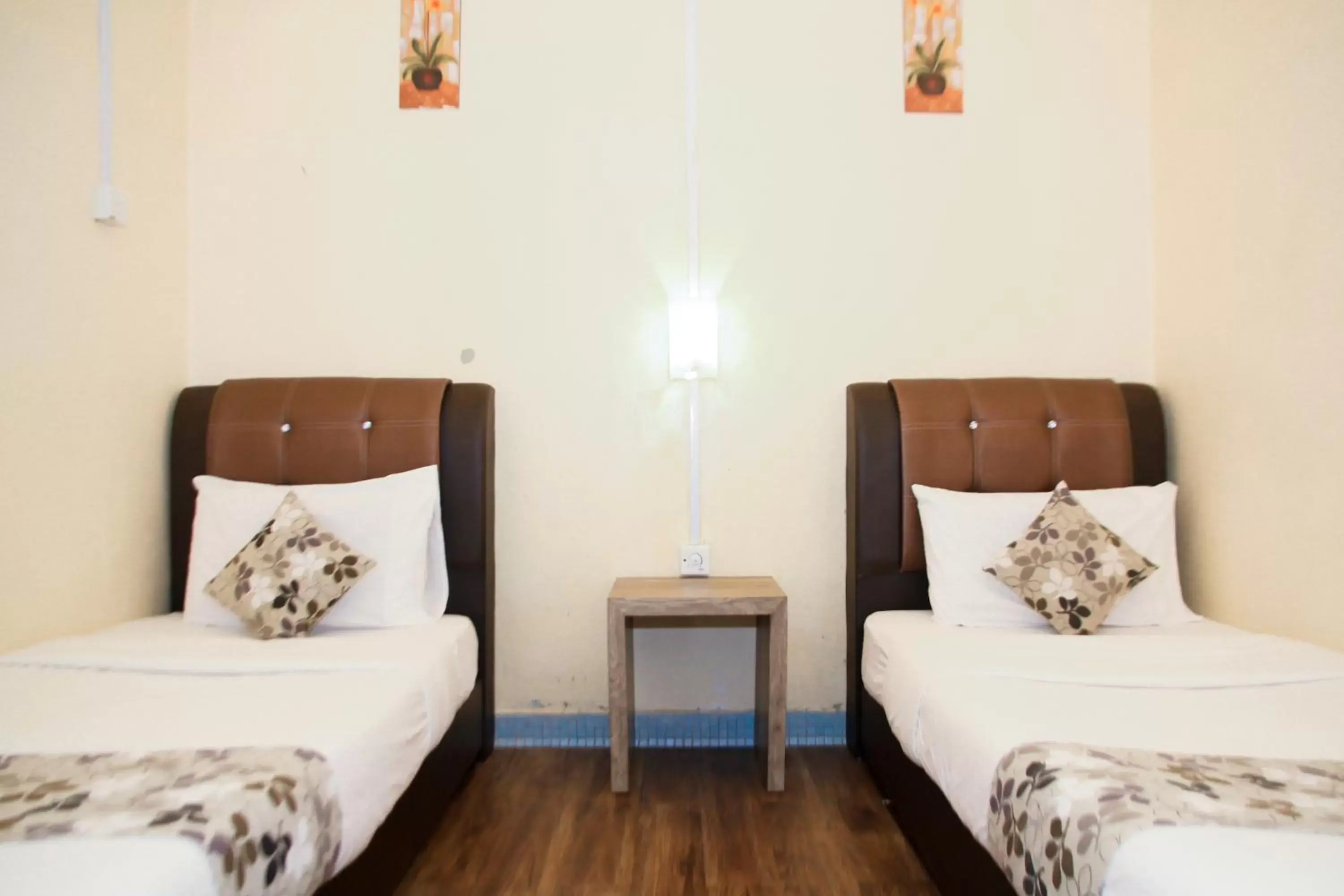 Standard Twin Room with Shared Bathroom in Myra Hotel Mersing Standard Twin Room with Shared Bathroom in Myra Hotel Mersing