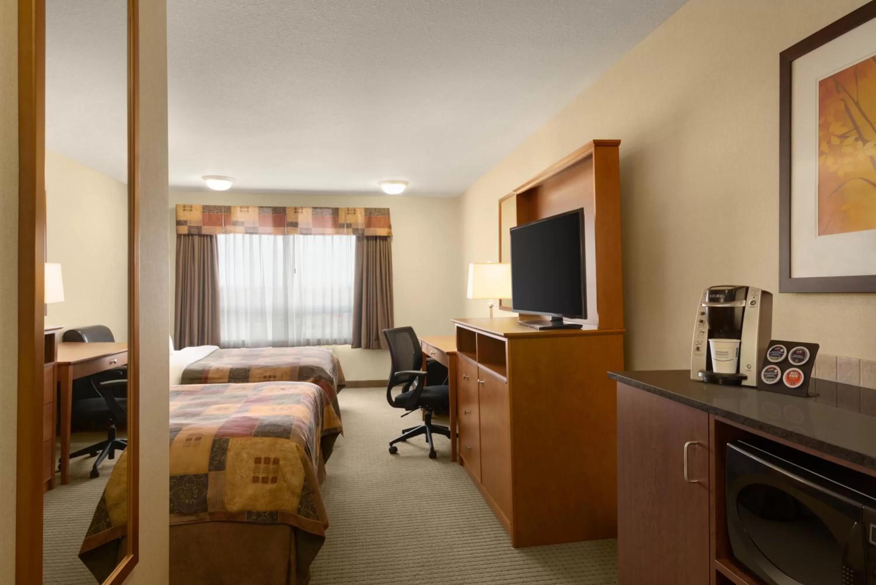 Bedroom, Bed in Ramada by Wyndham Drayton Valley