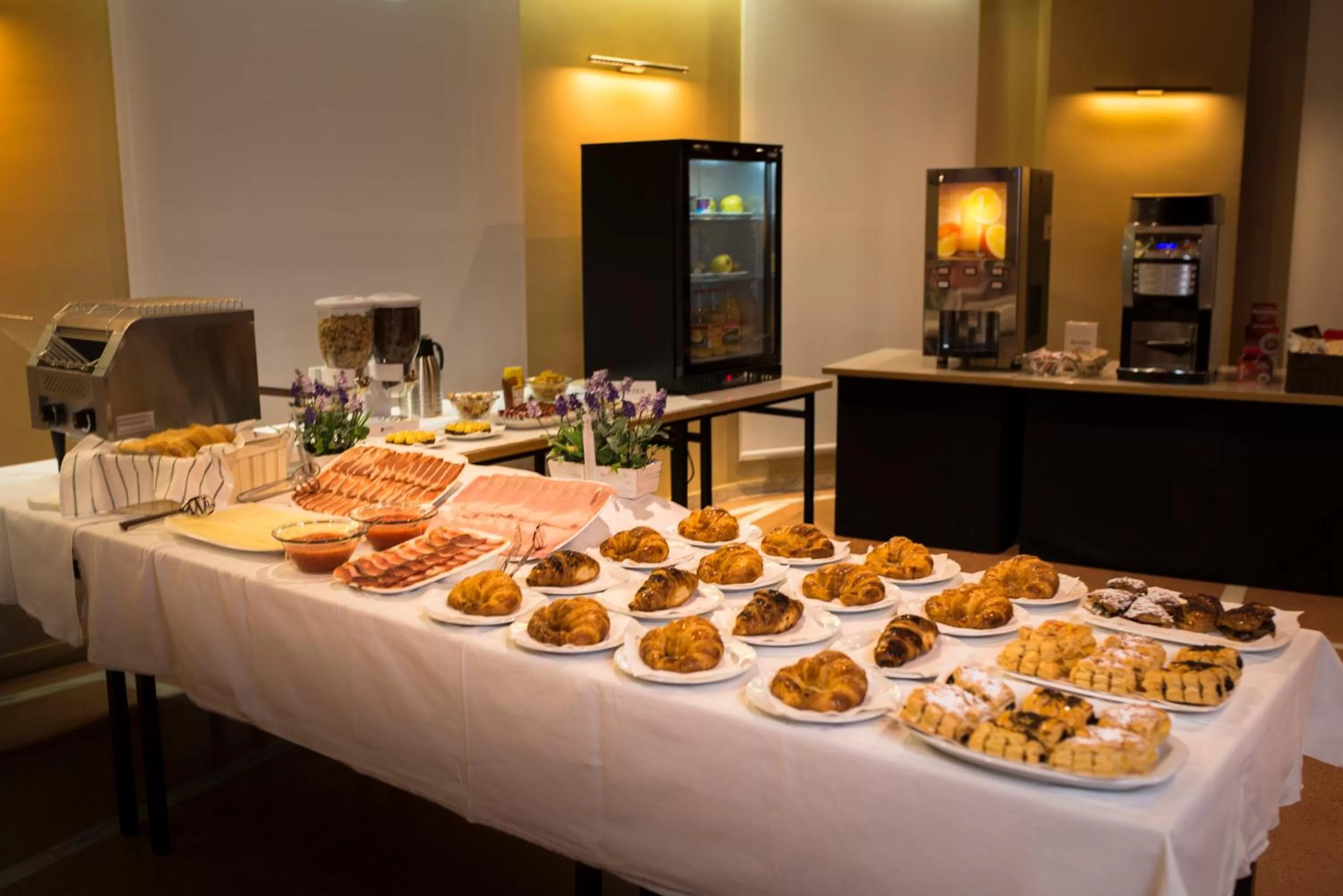 Buffet breakfast in Hotel Nadal