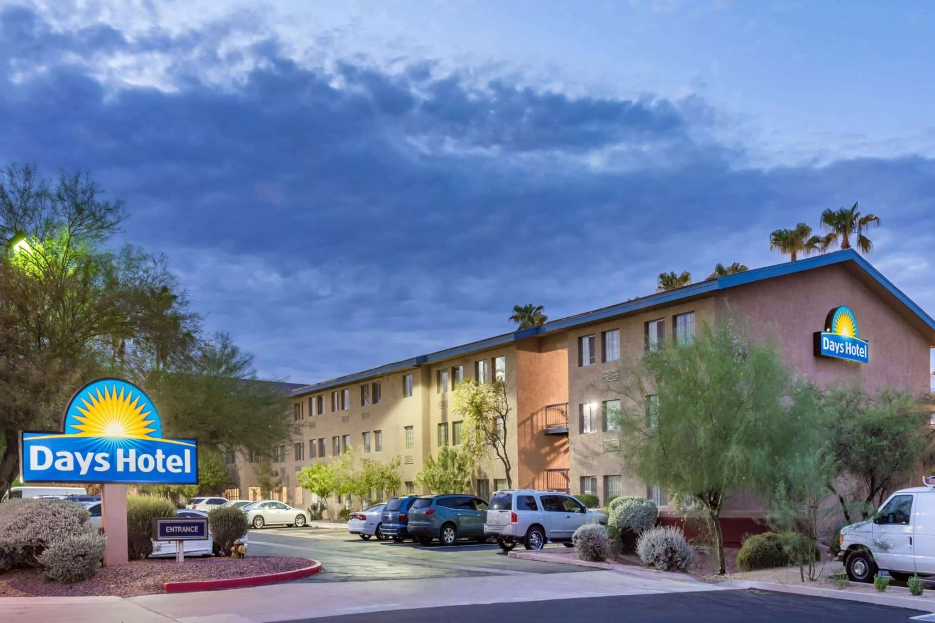 Days Inn & Suites by Wyndham Mesa Near Phoenix