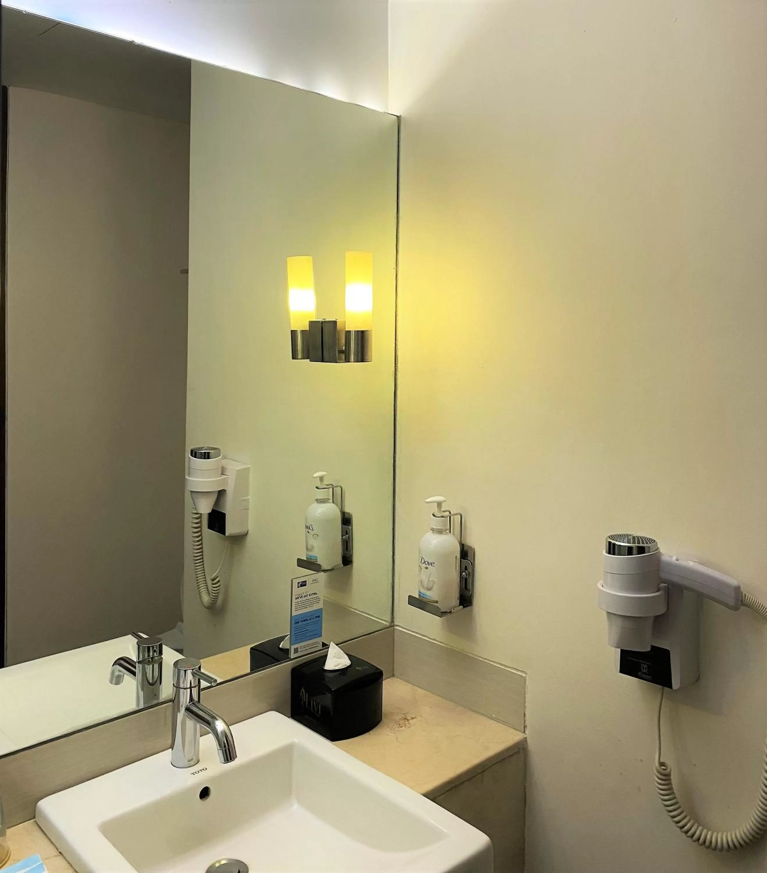 Bathroom in Holiday Inn Express Jakarta Pluit Citygate by IHG