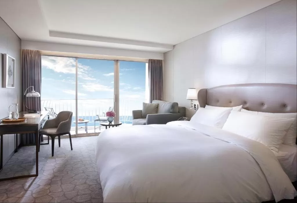 Bed in Paradise Hotel Busan