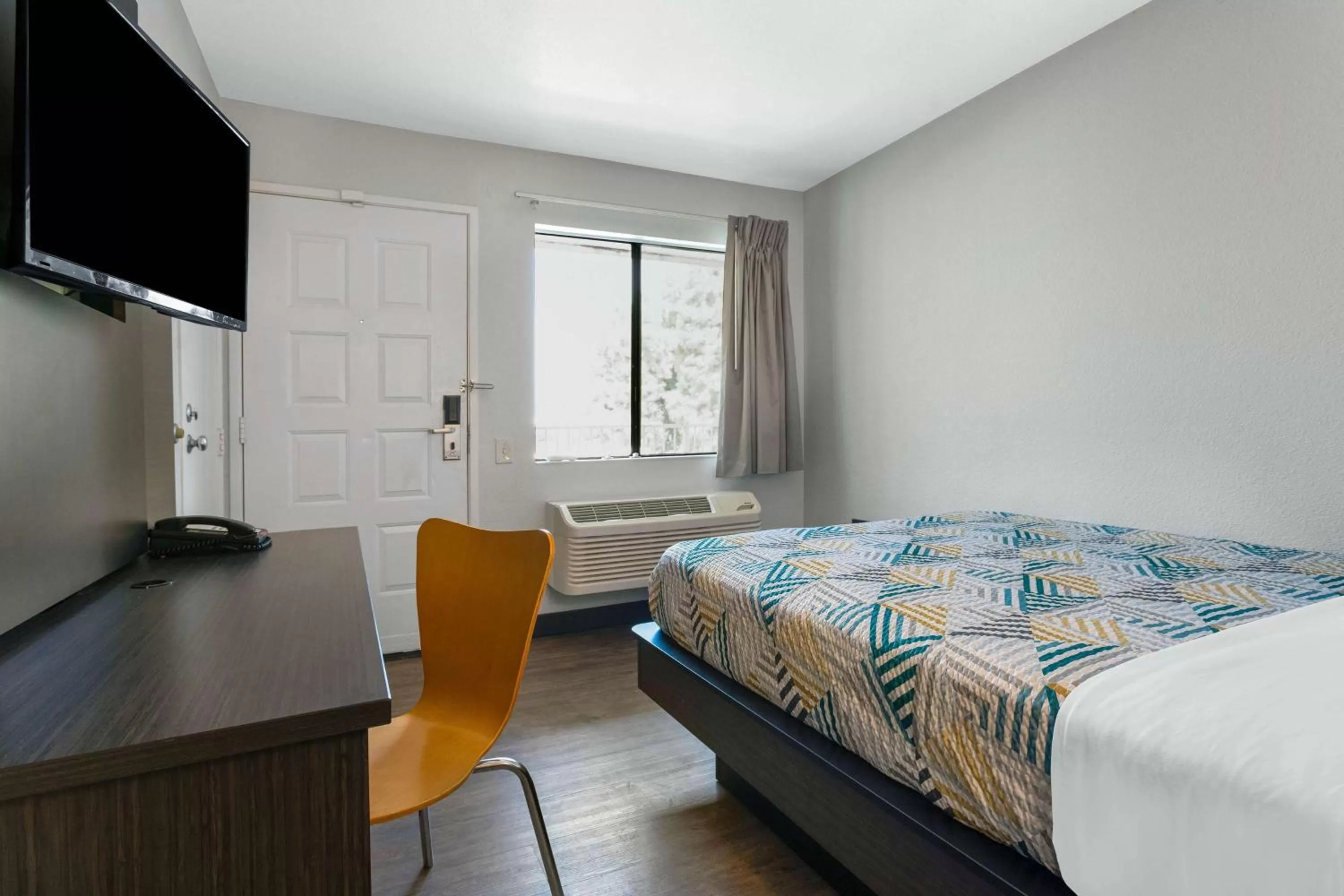 Photo of the whole room, Bed in Motel 6-Merced, CA - North