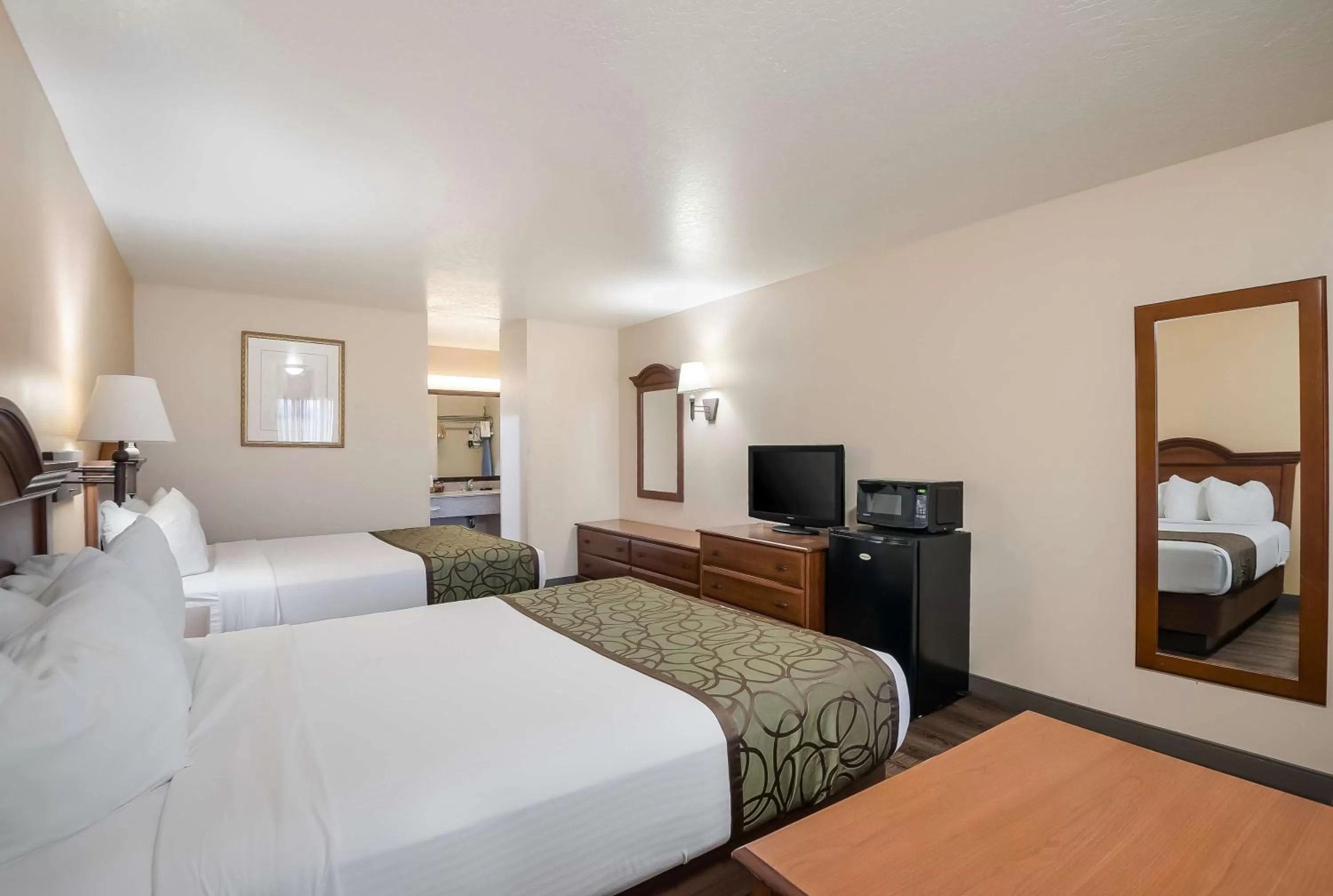 Deluxe Queen Room with Two Queen Beds - Non-Smoking in SureStay Hotel by Best Western Fernley