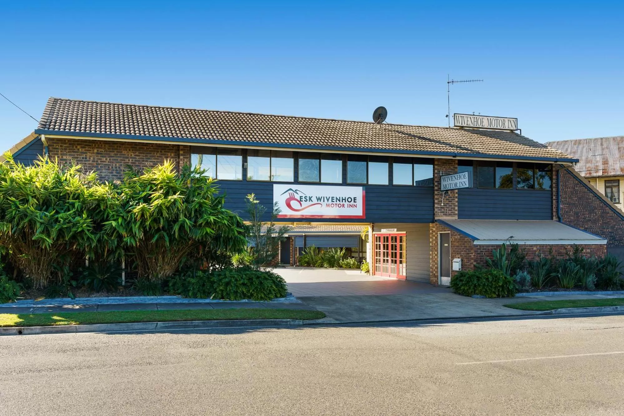 Property building in Esk Wivenhoe Motor Inn