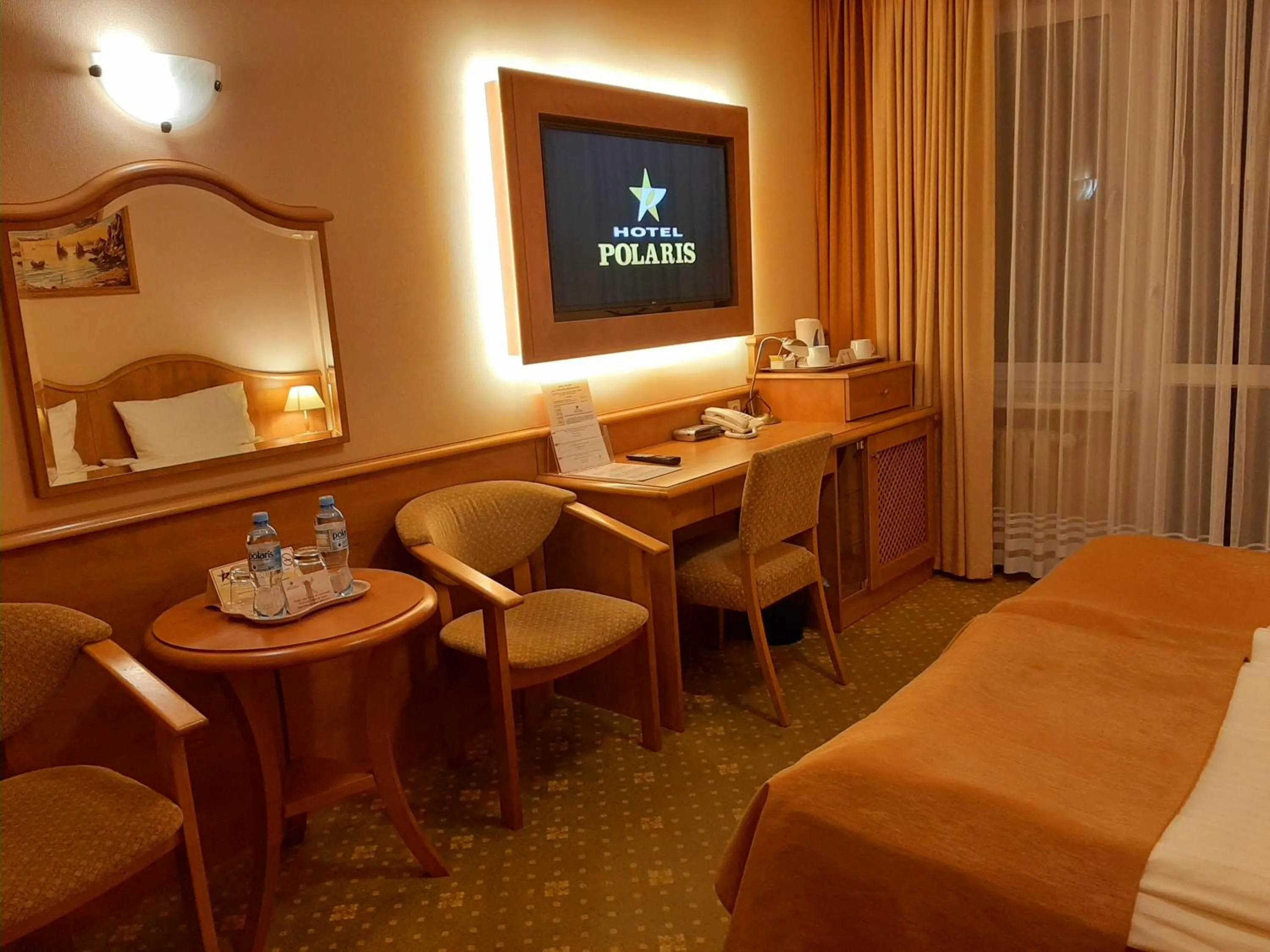 TV and multimedia, Bed in Hotel Polaris