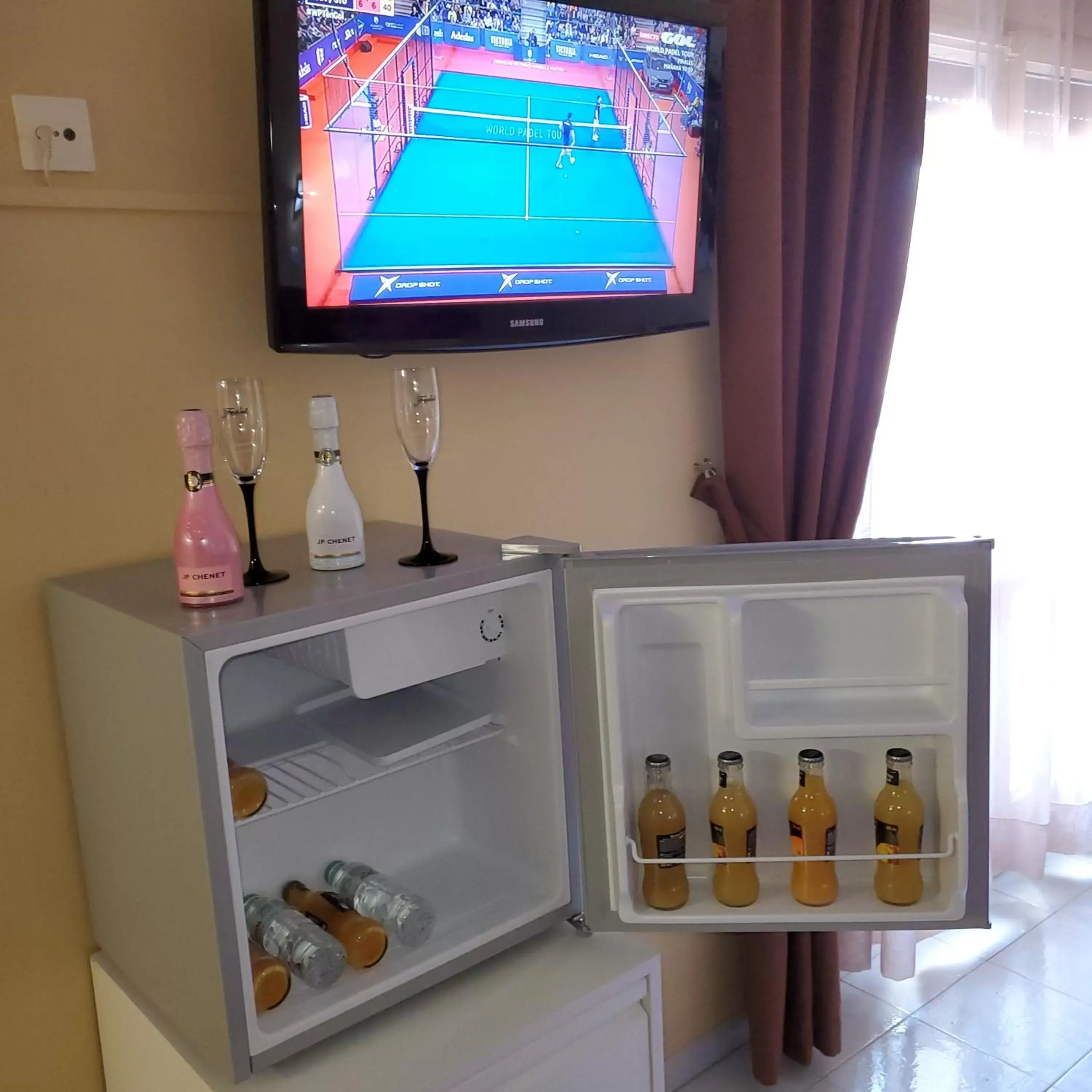 Single Room in Ampuria Inn Single Room in Ampuria Inn