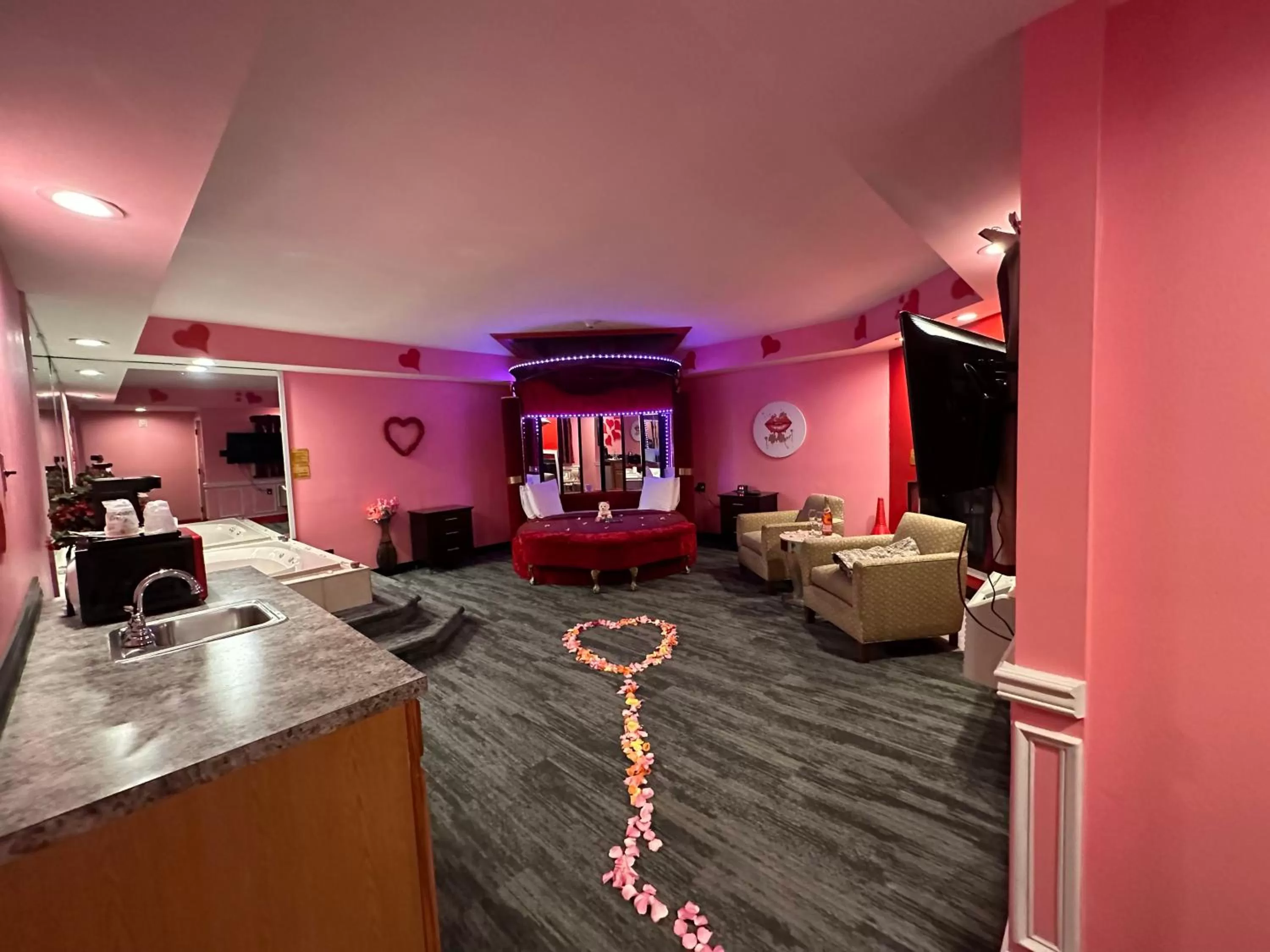 Bed in Inn of the Dove - Romantic Luxury Suites with Jacuzzi & Seasonal Fireplace at Harrisburg-Hershey-Philadelphia, PA