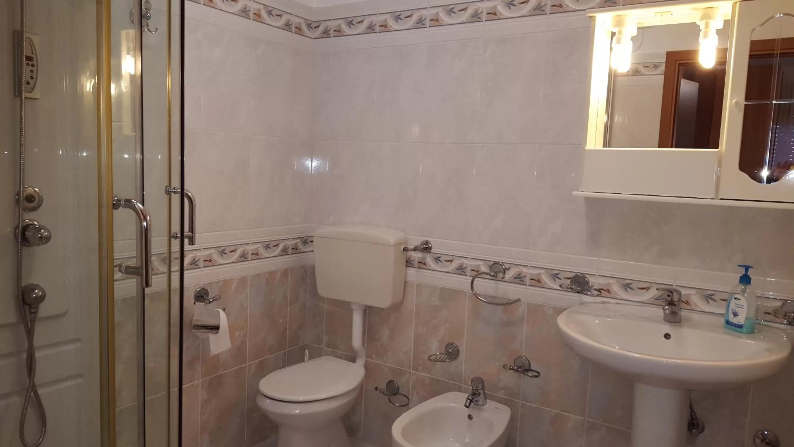 Bathroom in B&B - Affittacamere da Pietro - Enna