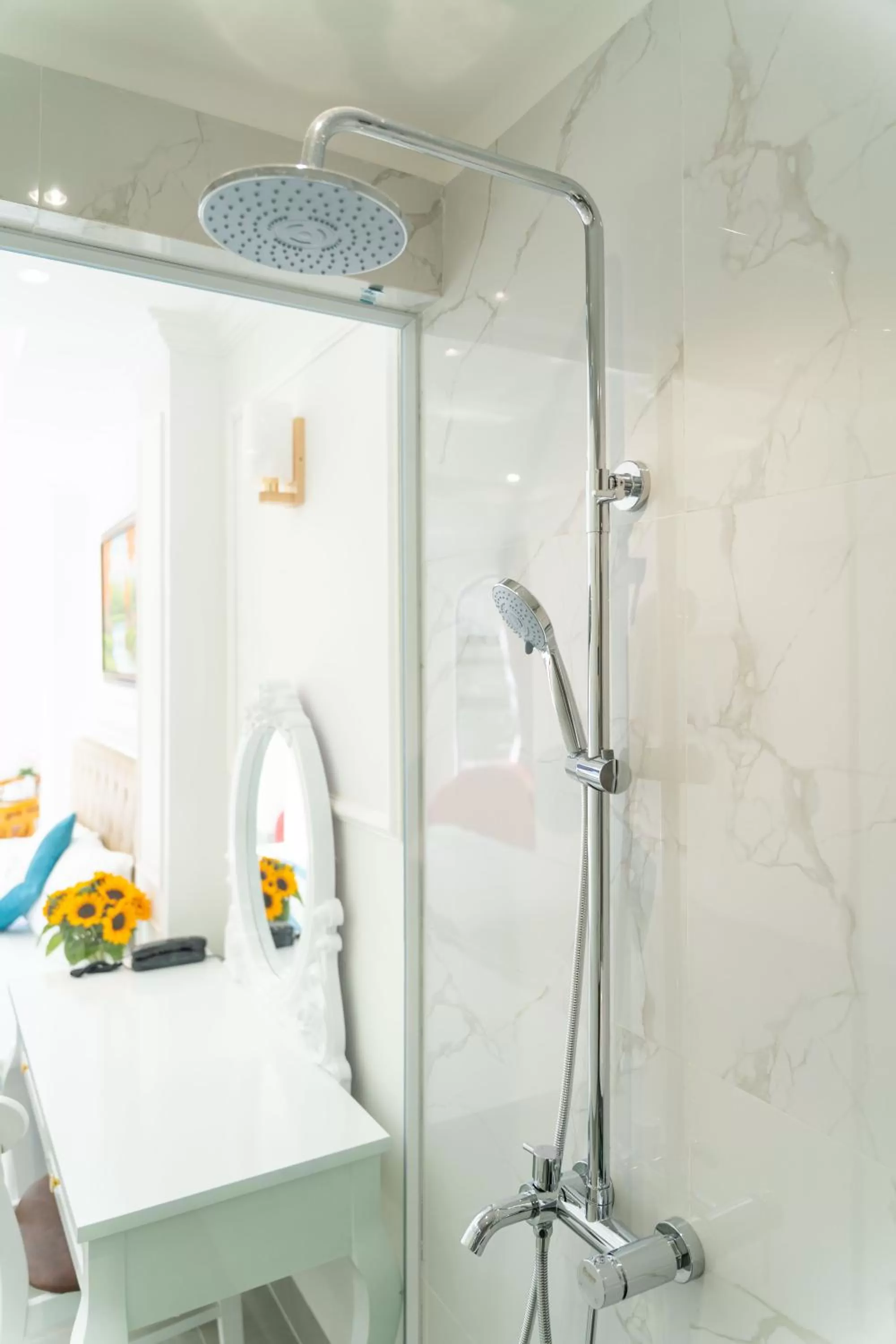 Bathroom in Sun Hill Hotel