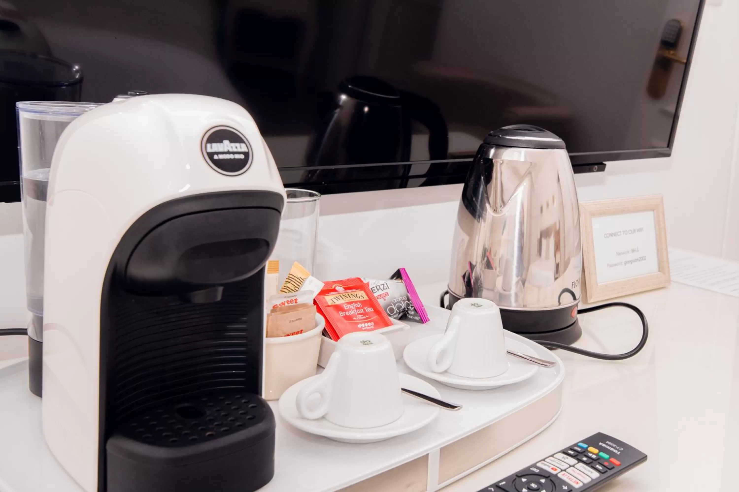 Coffee/tea facilities in Giorgio Boutique Hotel