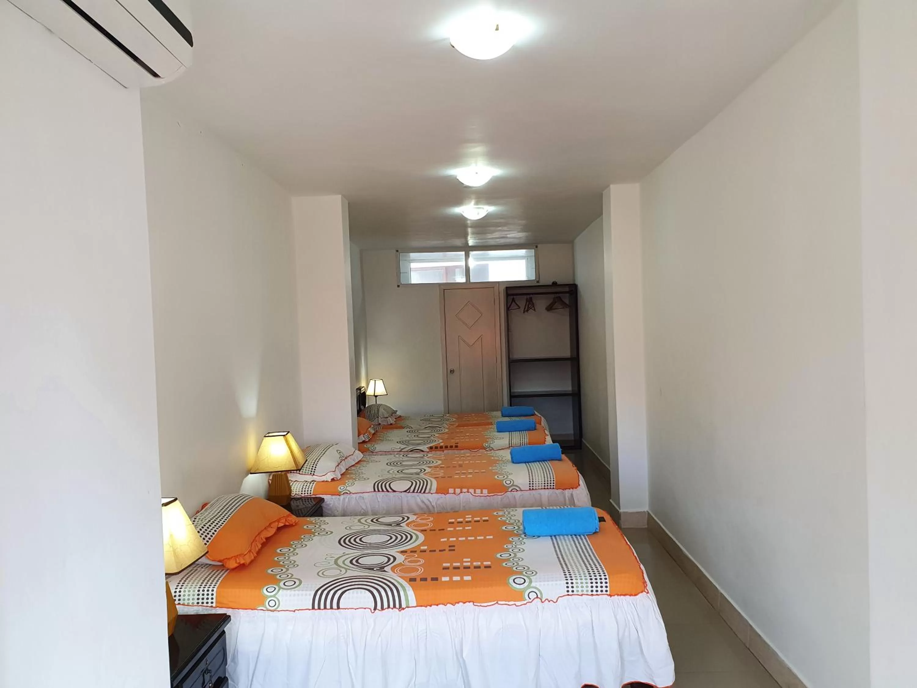 Staff, Bed in Hostal Cerro Azul