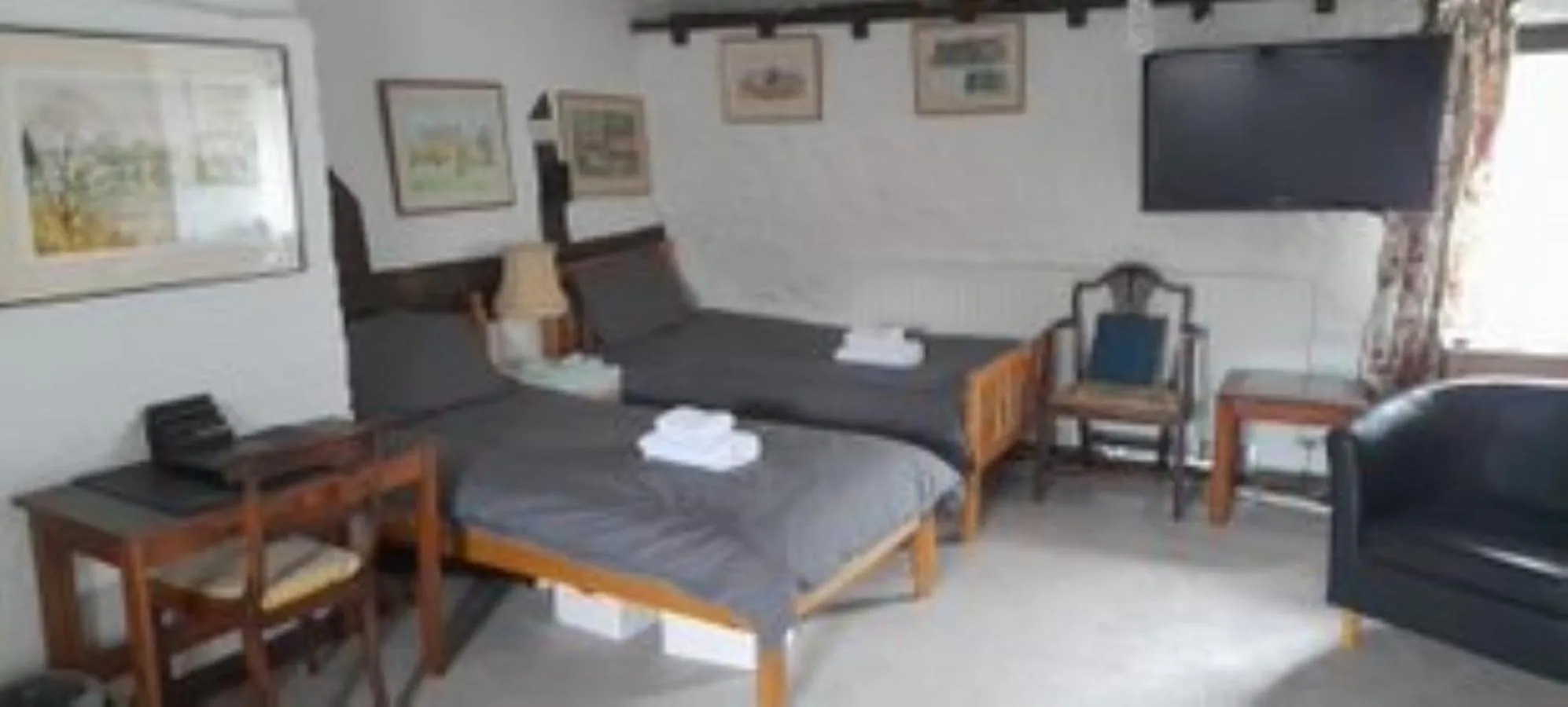 TV and multimedia in The Old Court House Guest House