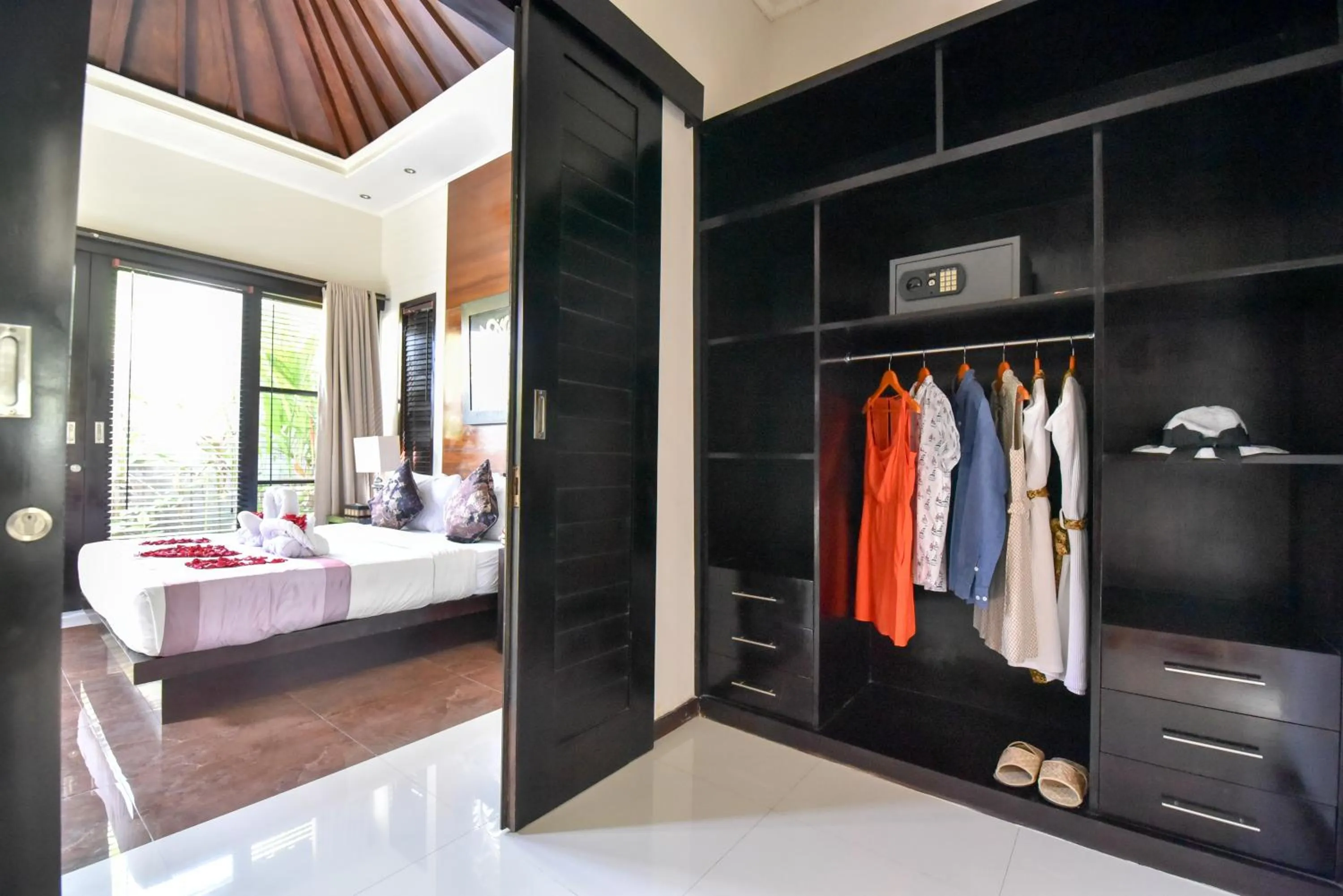 Property building, Bed in Katala Suites and Villas