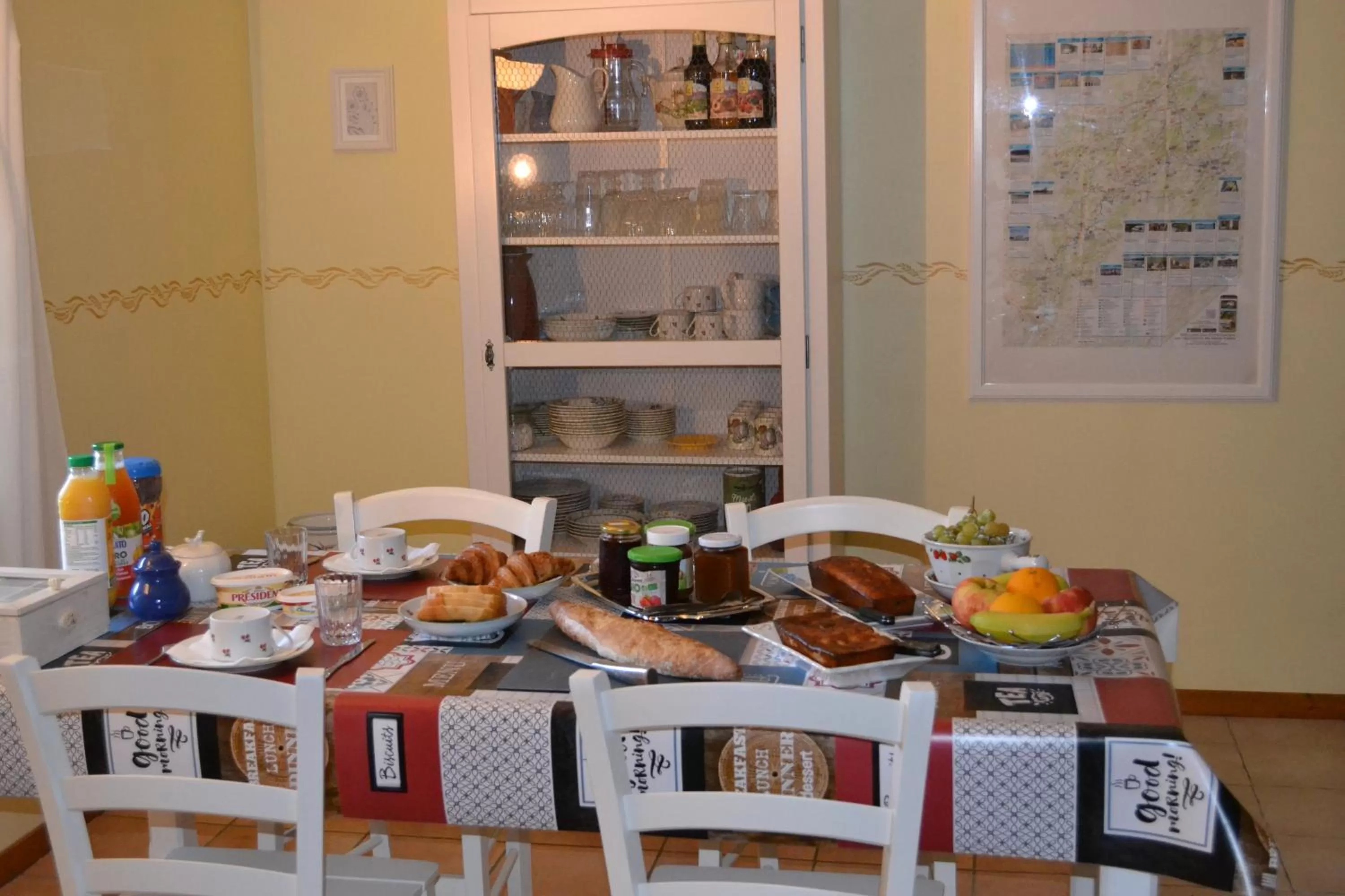 Breakfast, Restaurant/Places to Eat in Chambres d'Hôtes Le Moulin à Epices