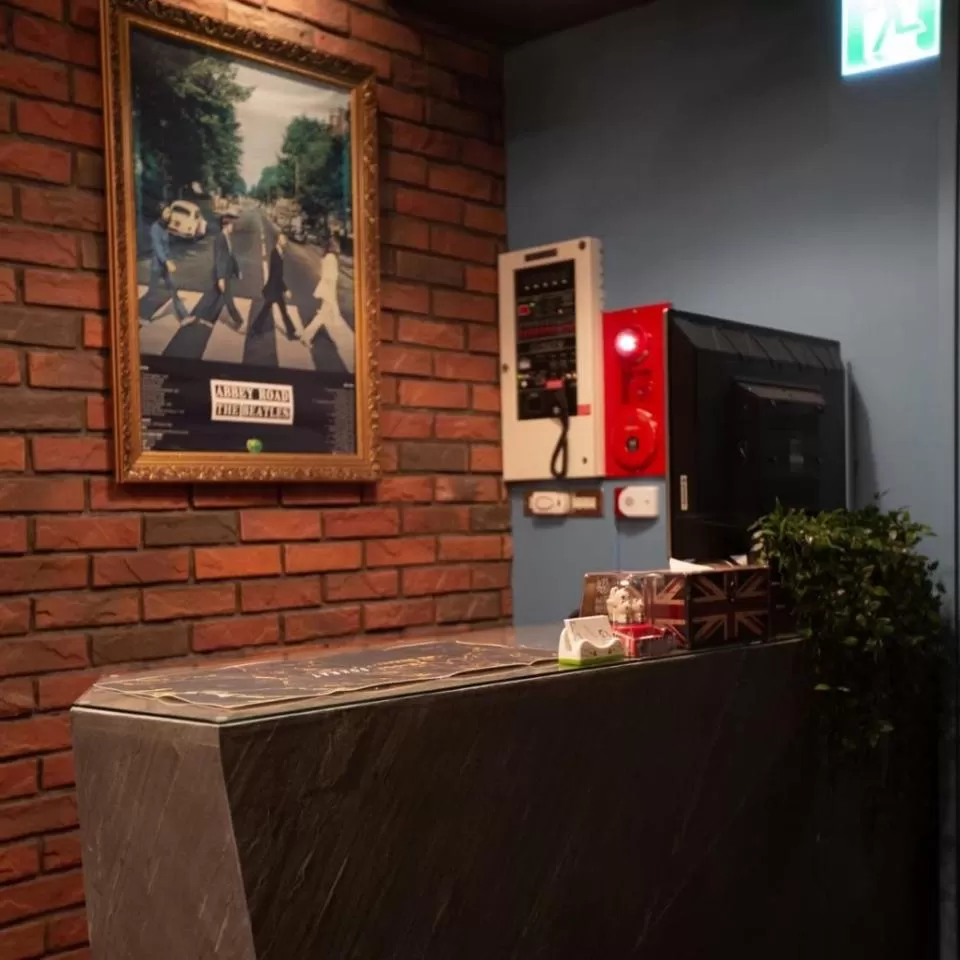 Lobby or reception in The Rooms Inn