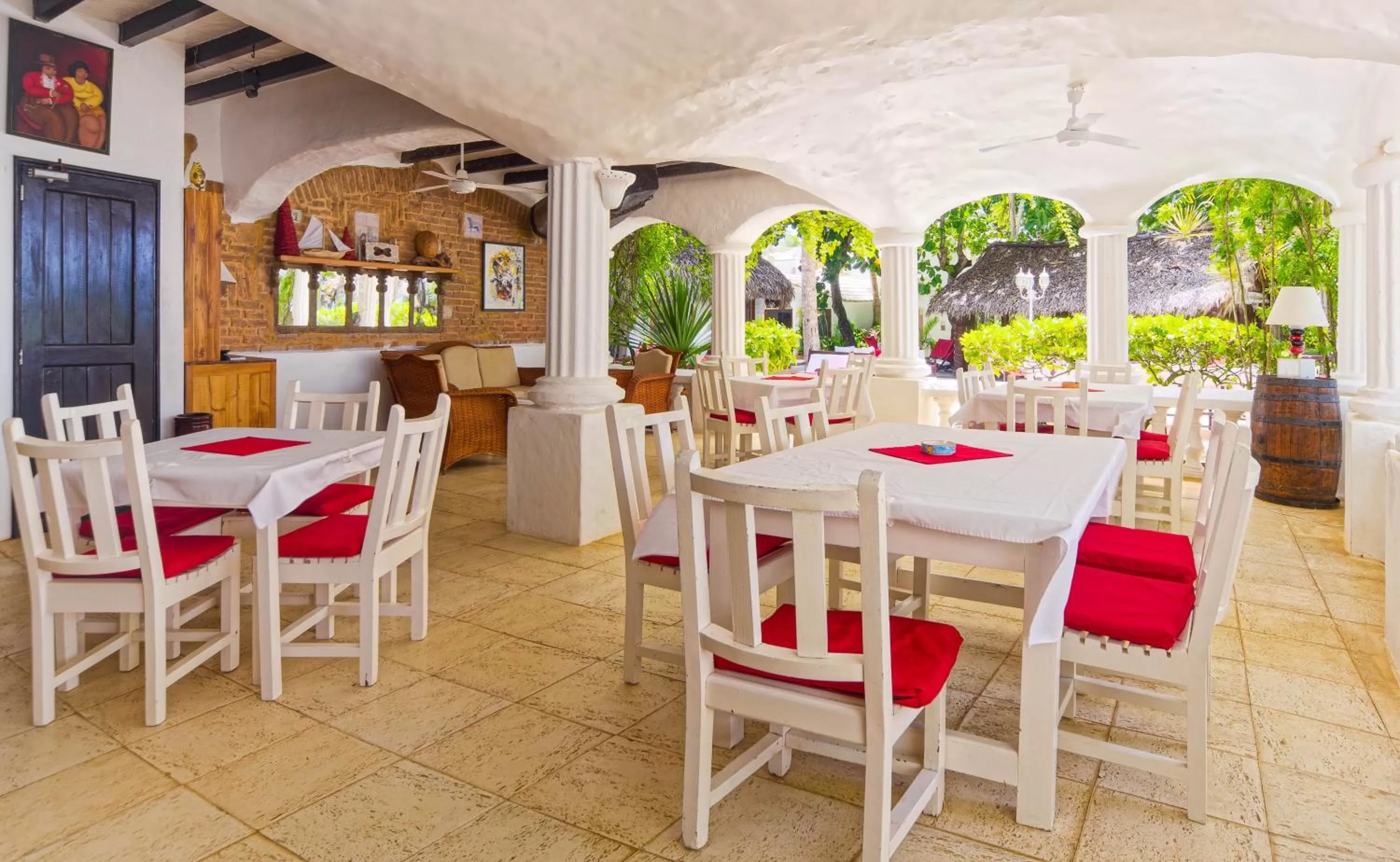 Restaurant/places to eat in Hotel Atlantis