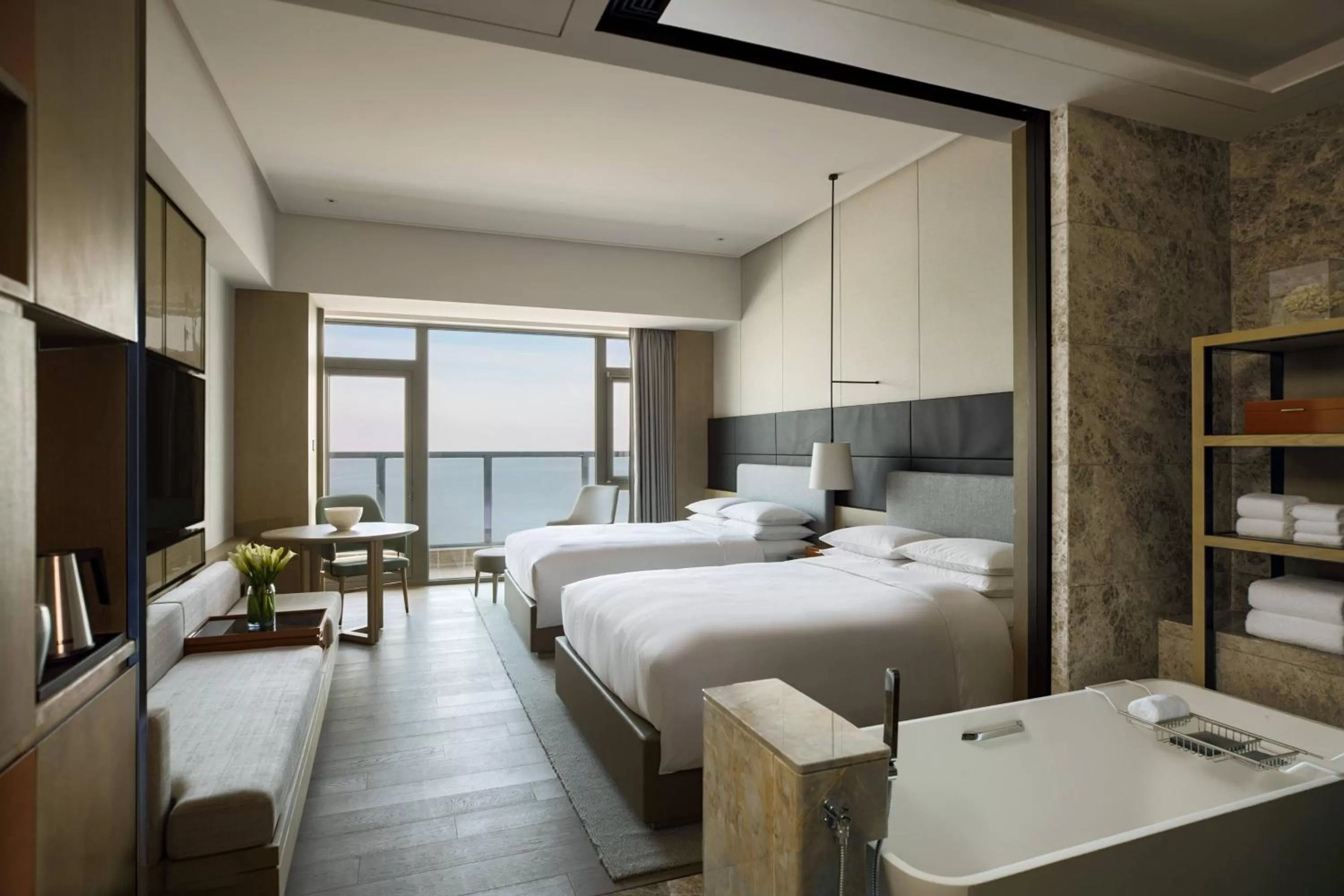 Photo of the whole room, Bed in Yantai Marriott Hotel