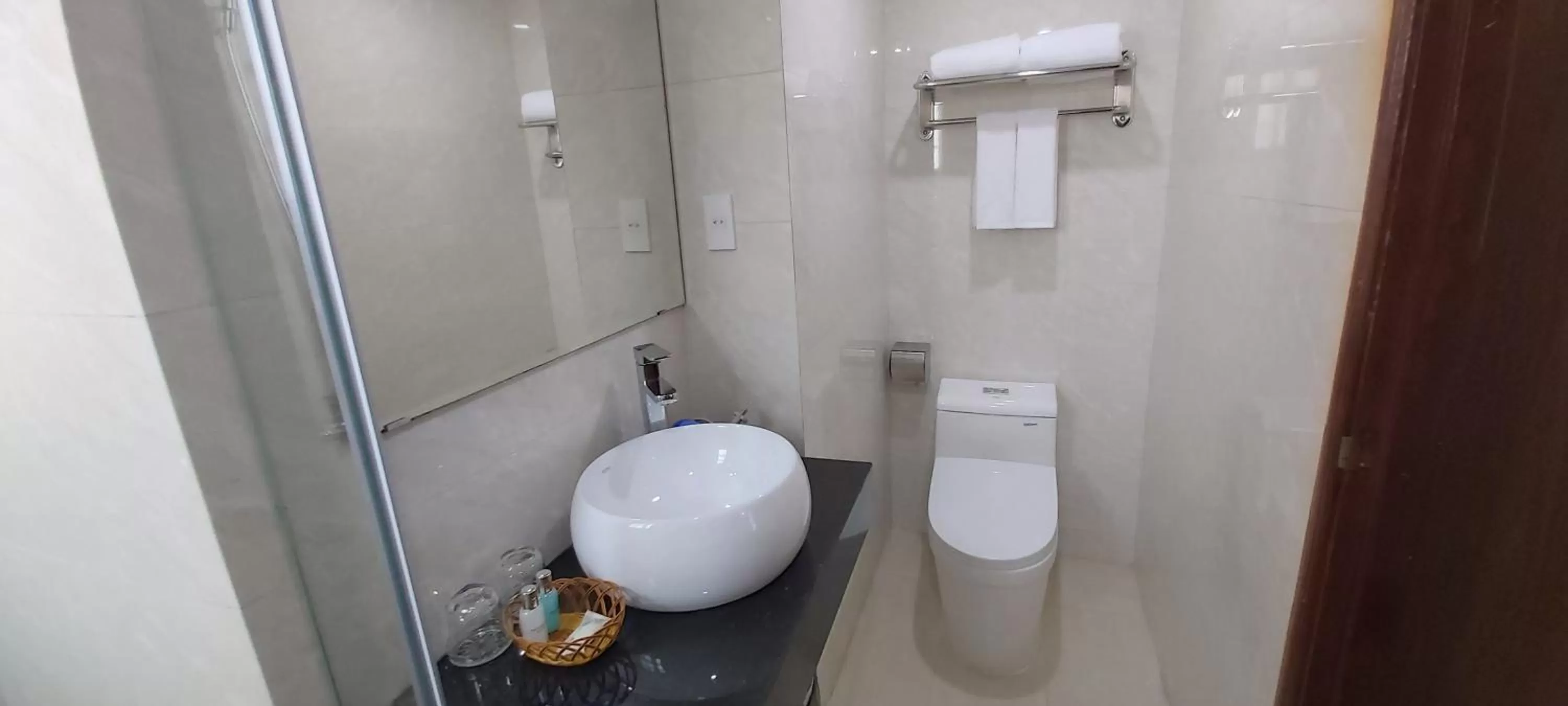 Bathroom in Hanoi Endless Hotel