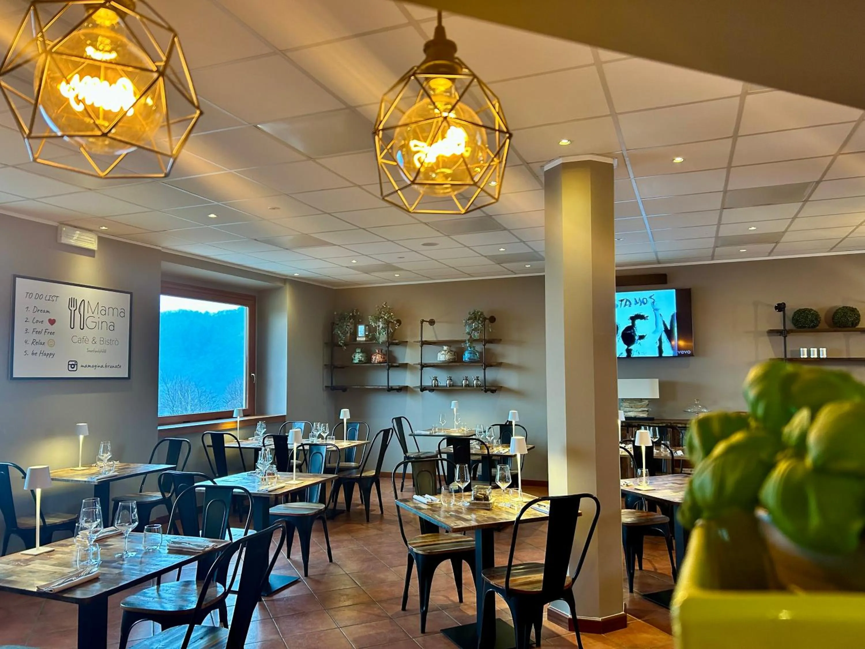 Restaurant/places to eat in Hotel Paradiso Como