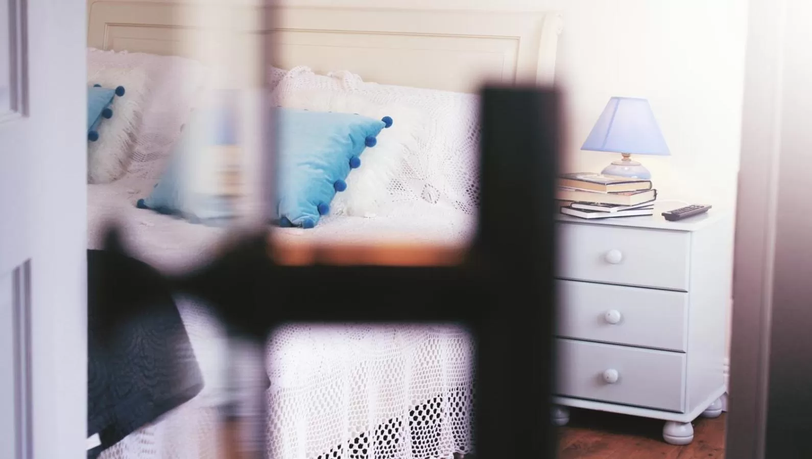 Decorative detail, Bed in Beaufort House Accomodation