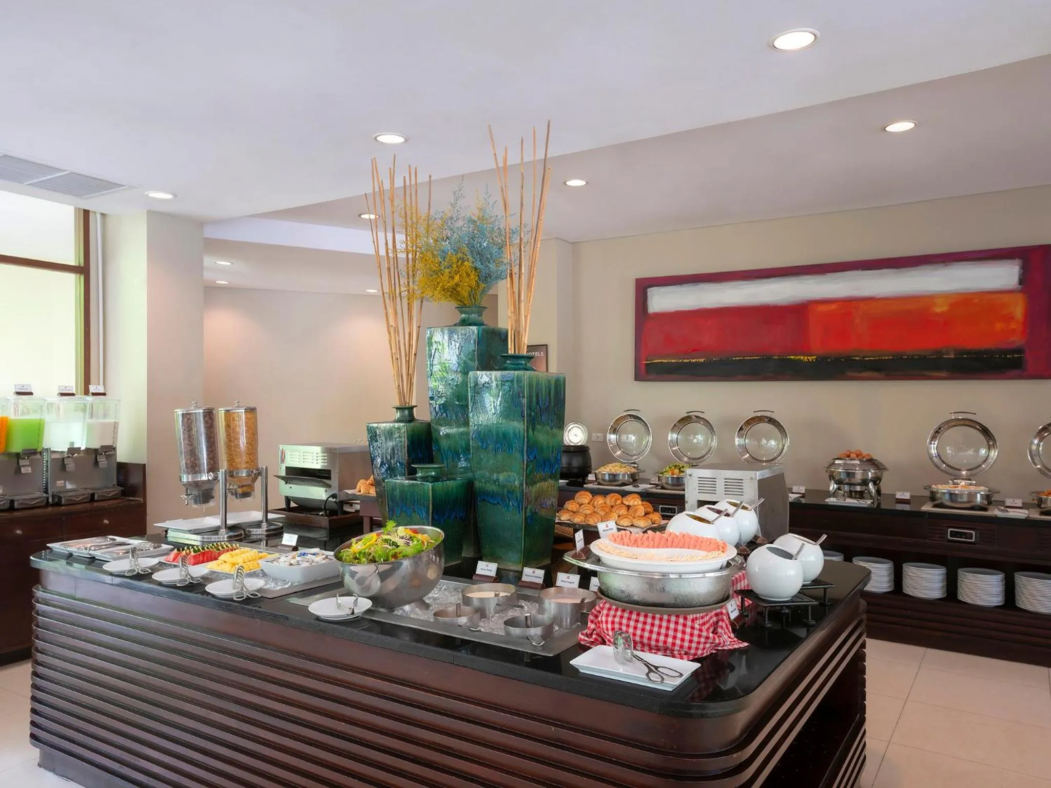 Restaurant/places to eat in Ibis Phuket Patong