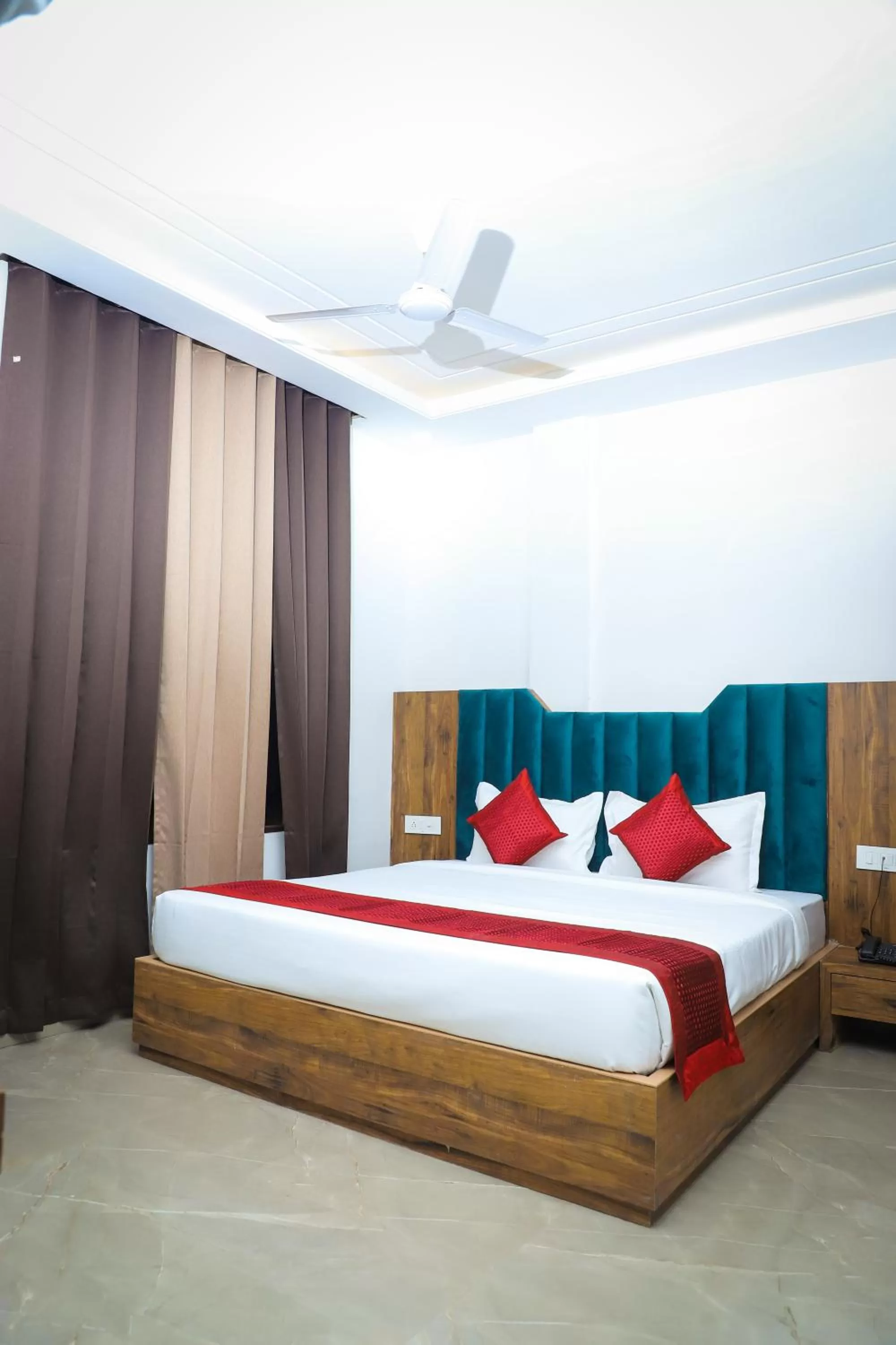 Bed in Hotel Dream Town By Cozy Hotels & Resorts
