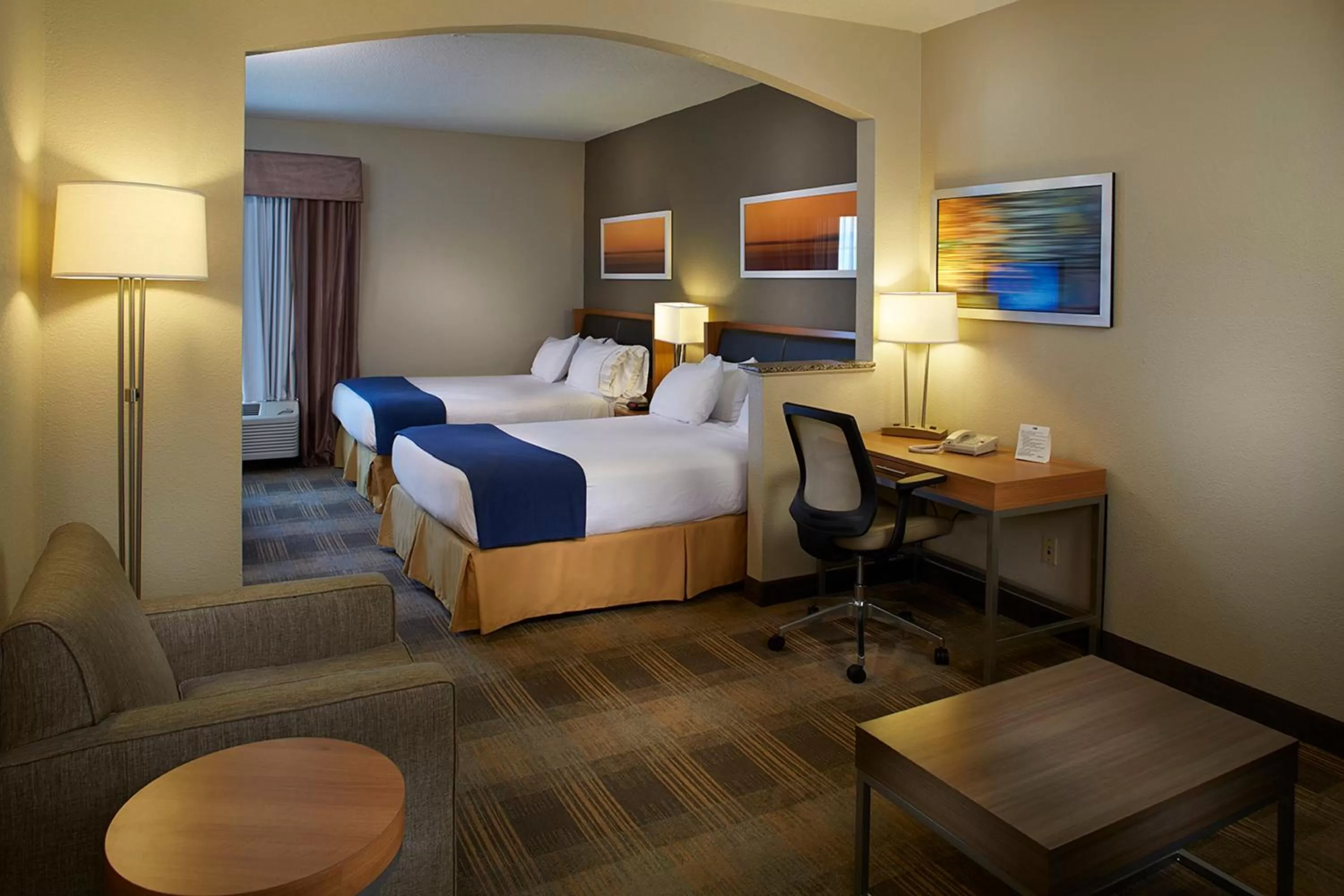 Photo of the whole room, Bed in Holiday Inn Express & Suites Orangeburg by IHG
