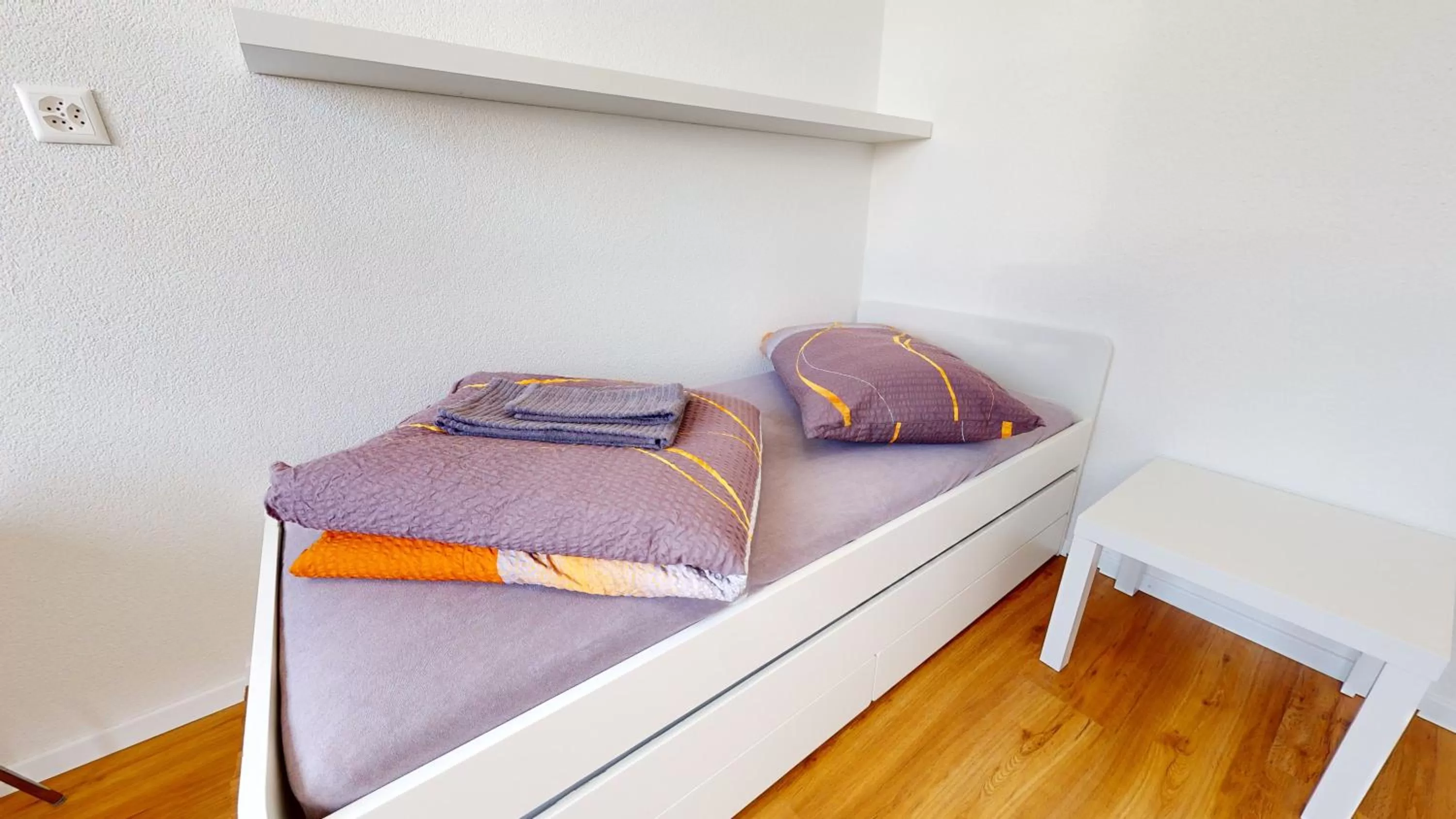 Bed in Anstatthotel Affoltern am Albis - self-check-in